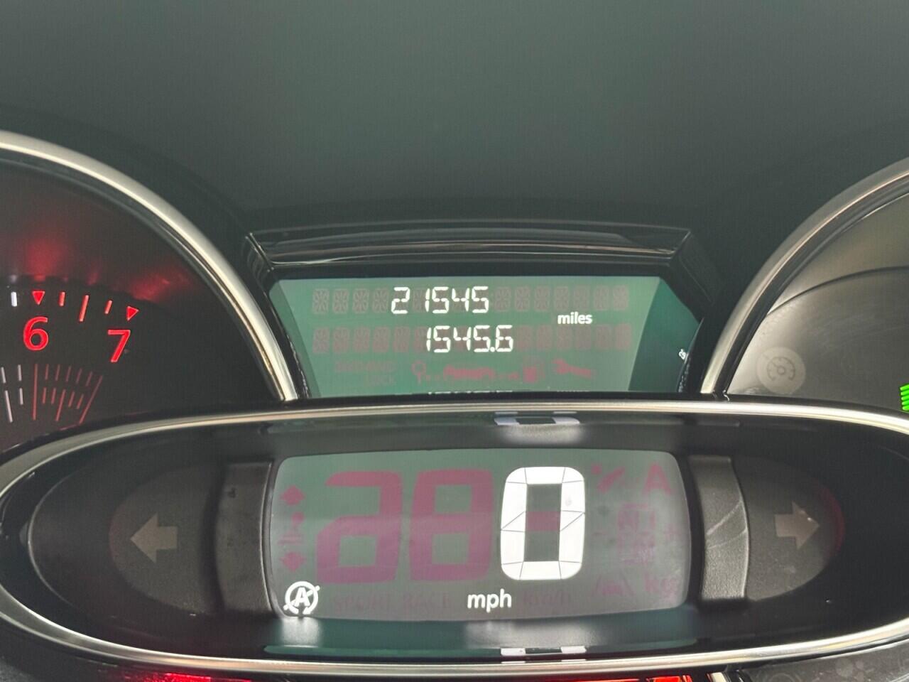 Renault Clio view 12