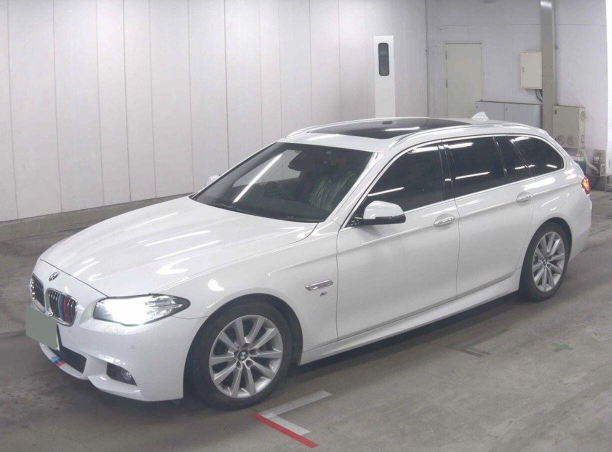 BMW 5 Series view 2