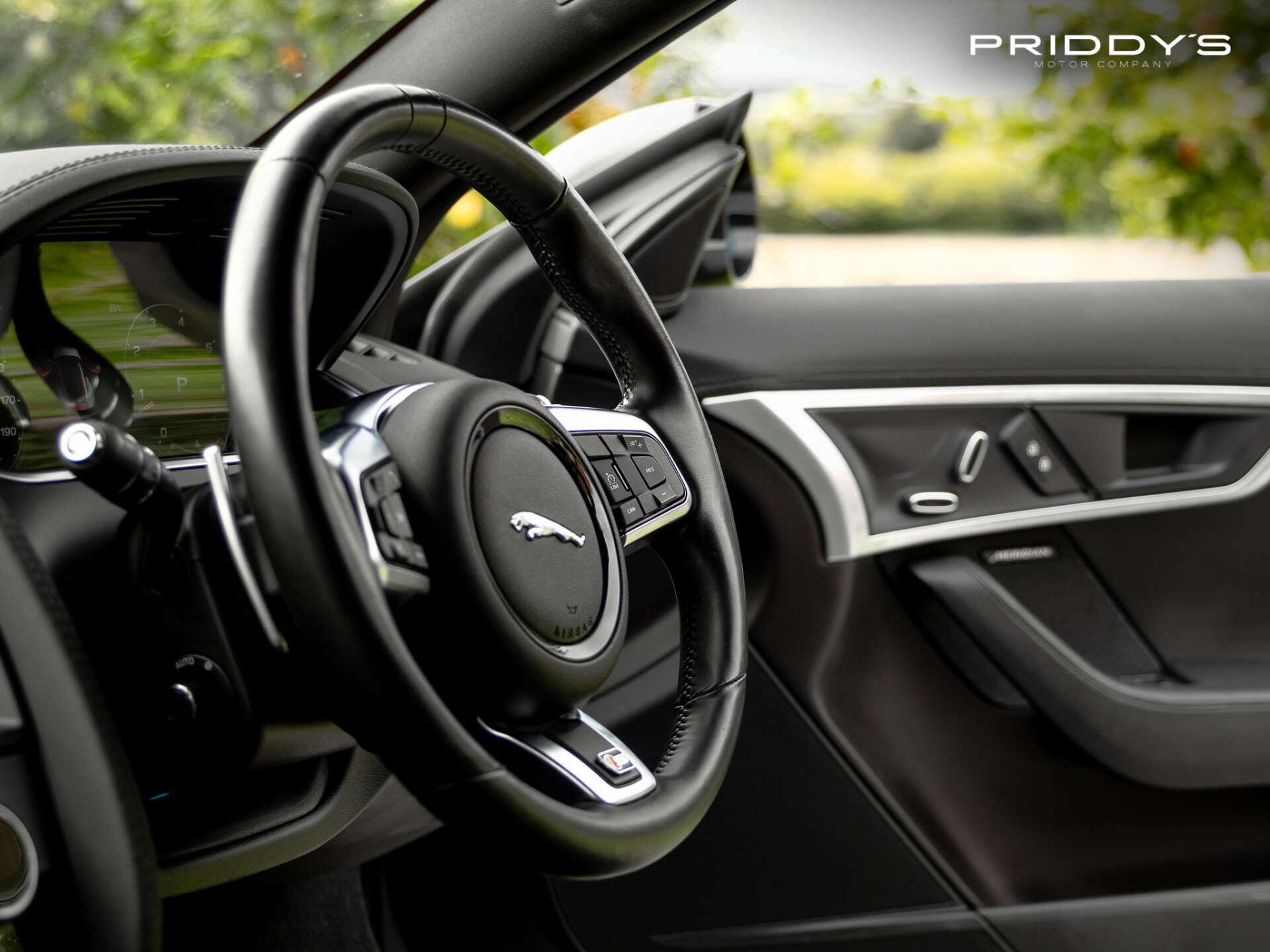 Jaguar F-Type view 48
