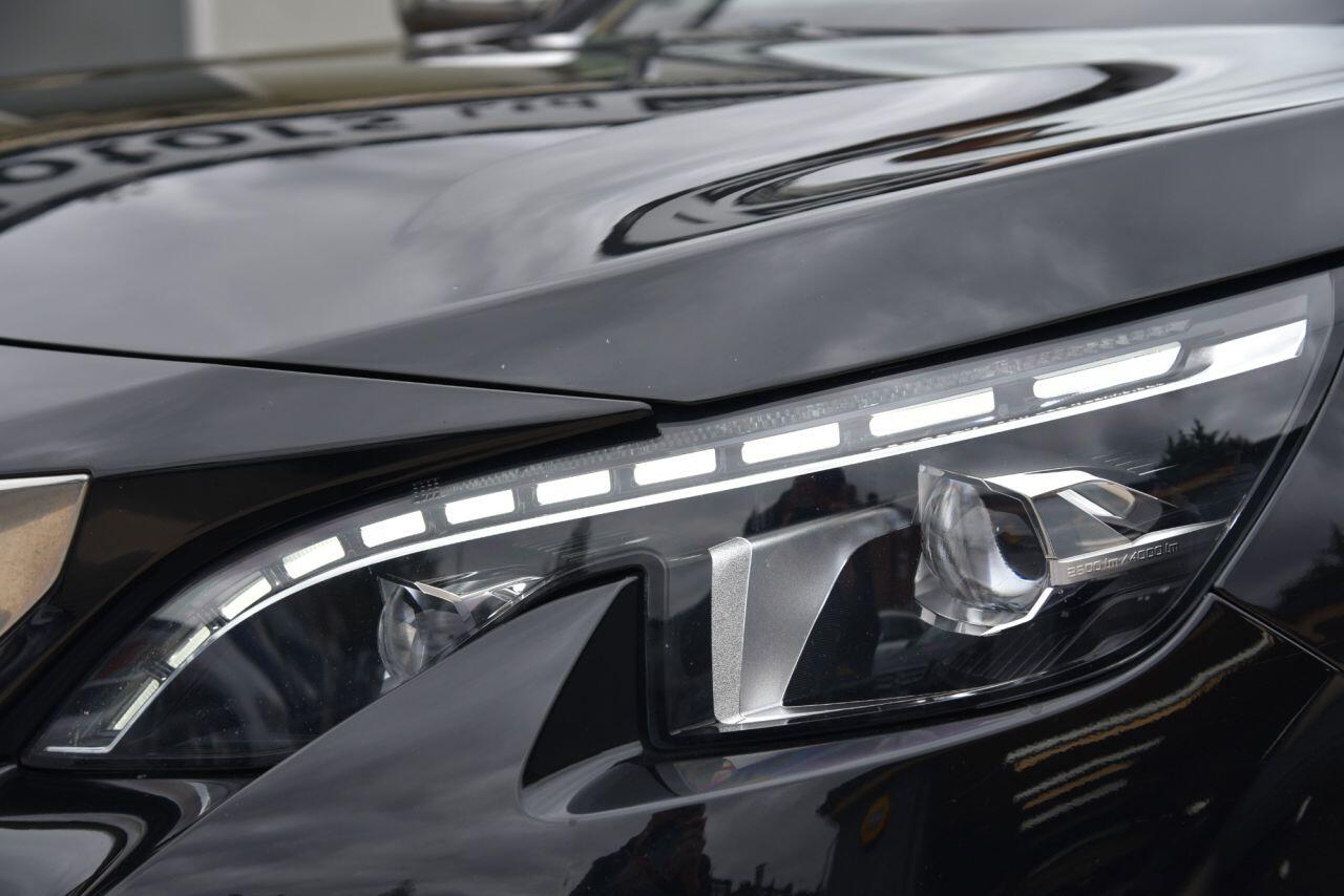 Peugeot 3008 view 13