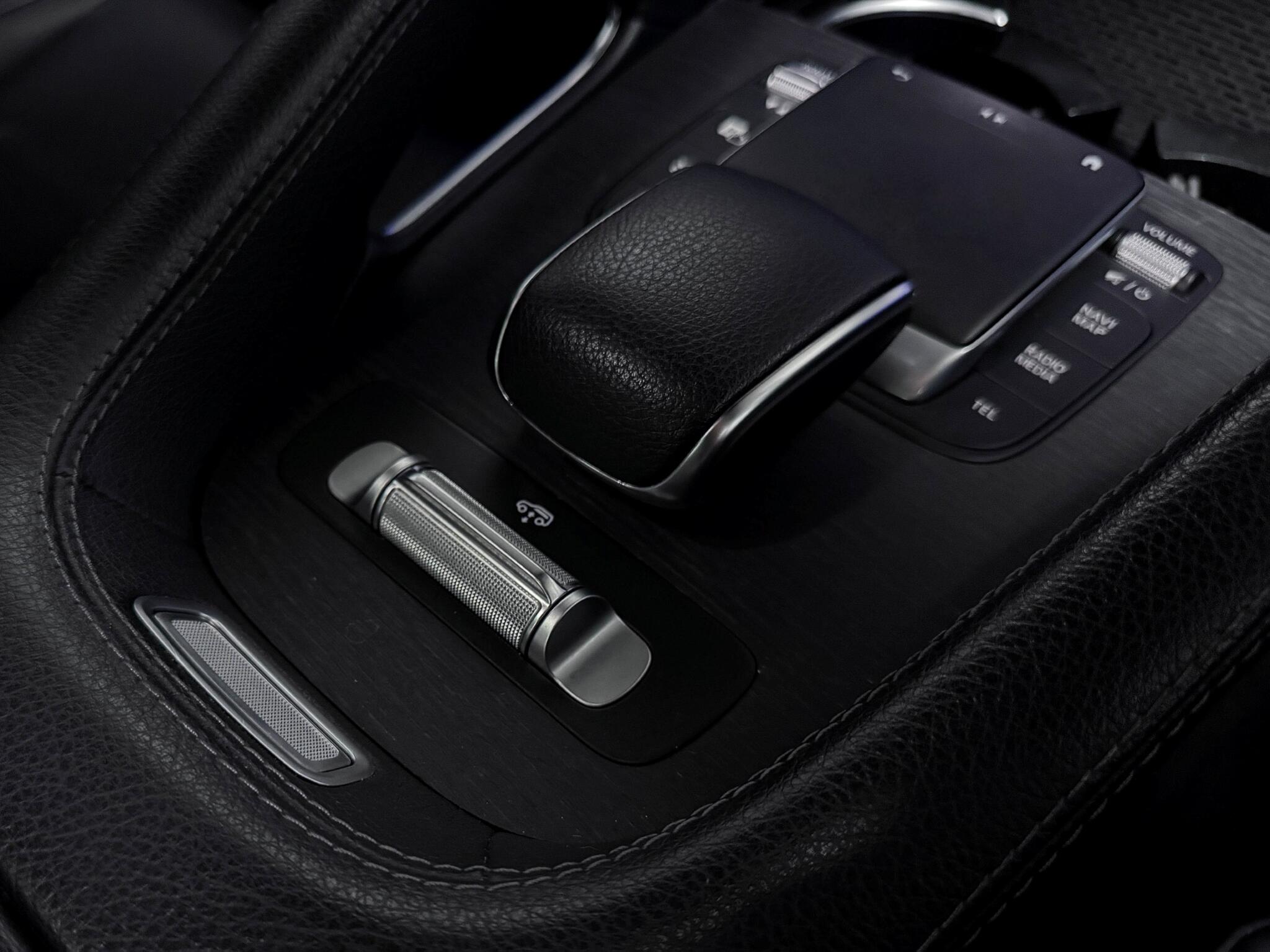 Mercedes-Benz GLE view 31
