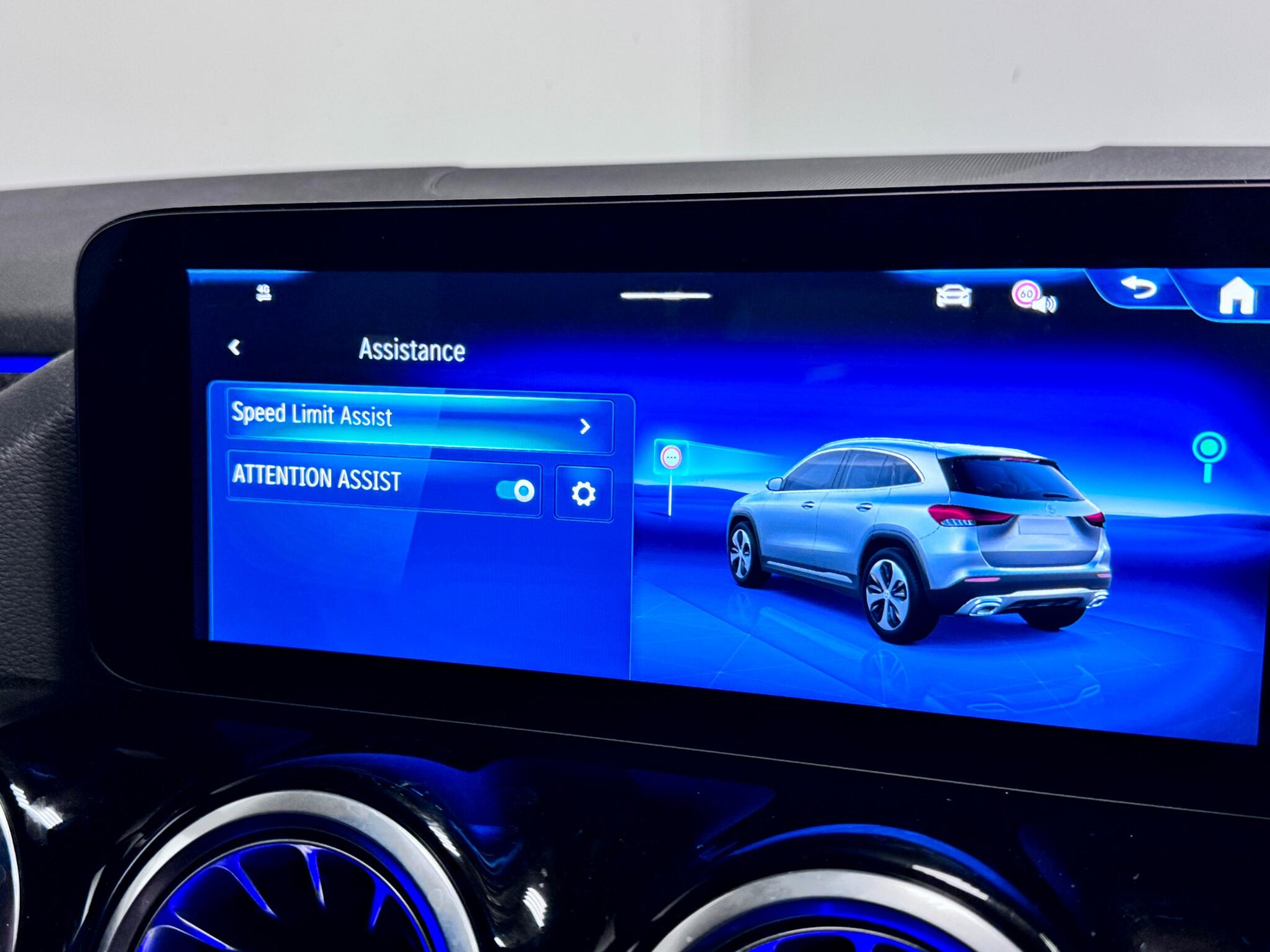 Mercedes-Benz Gla view 49