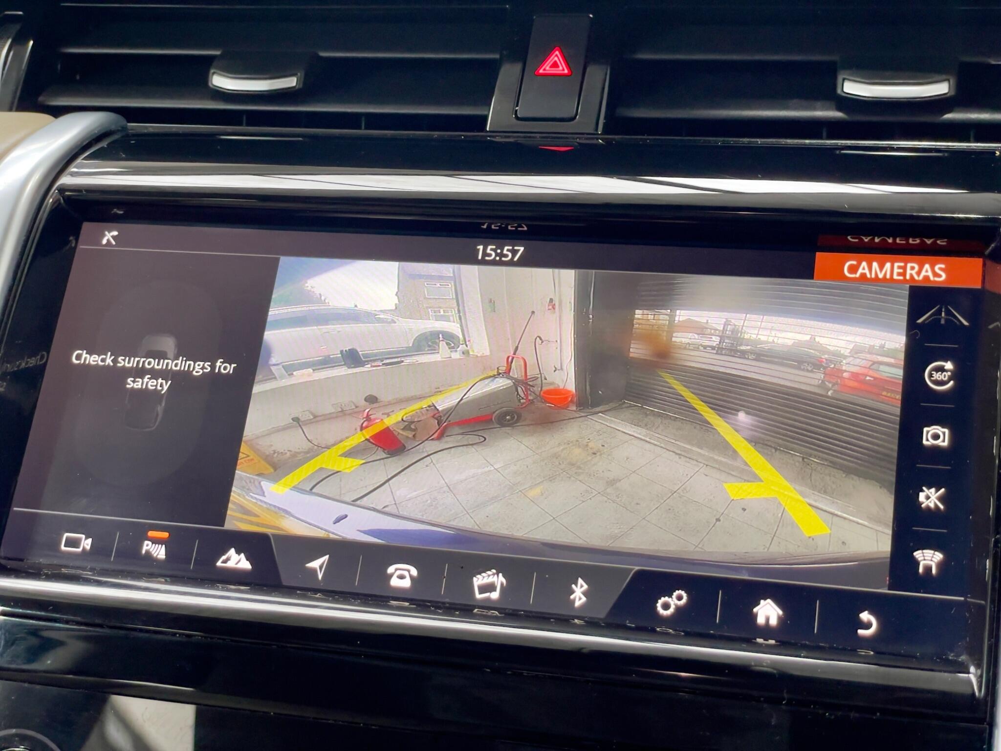 Land Rover Discovery Sport view 10