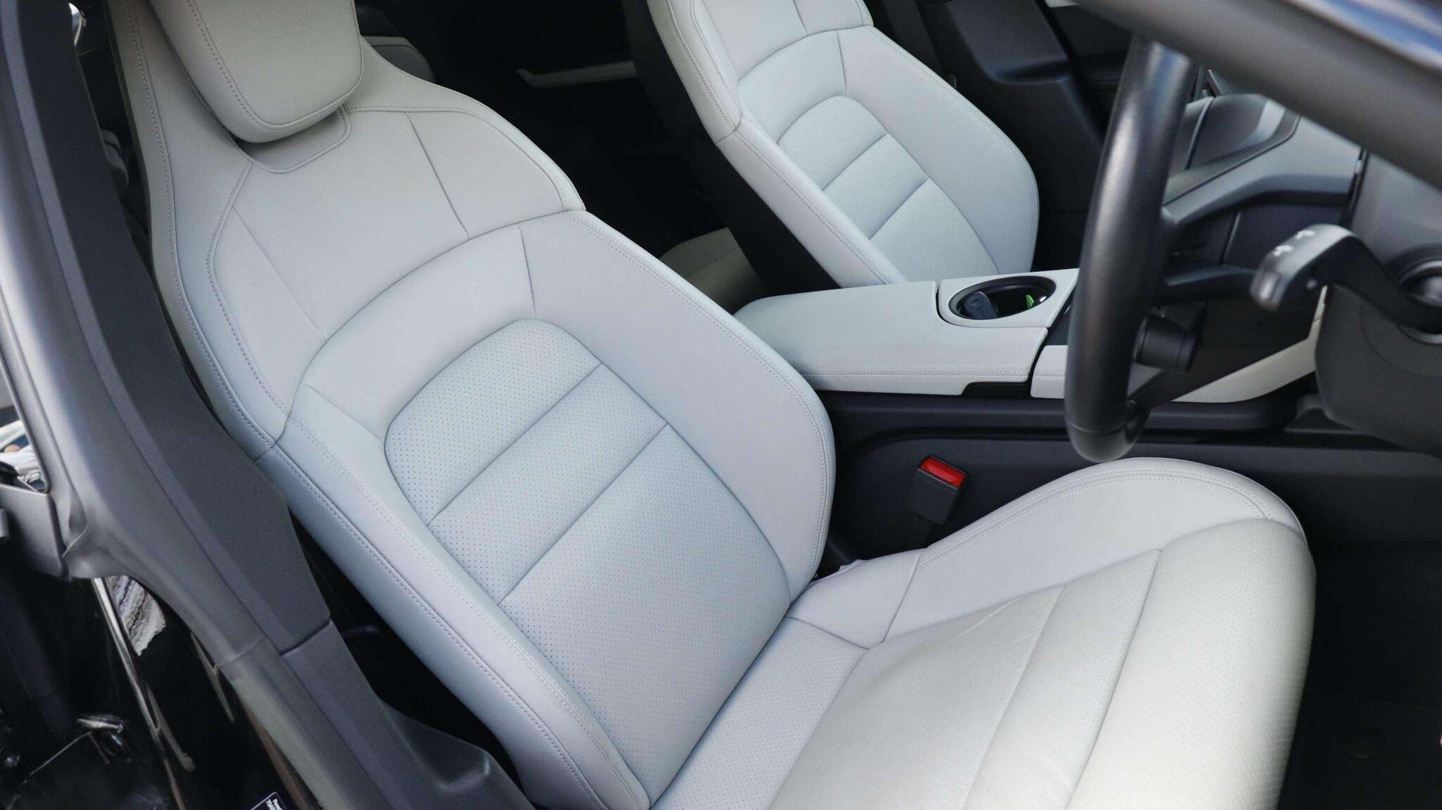 Porsche Taycan view 21