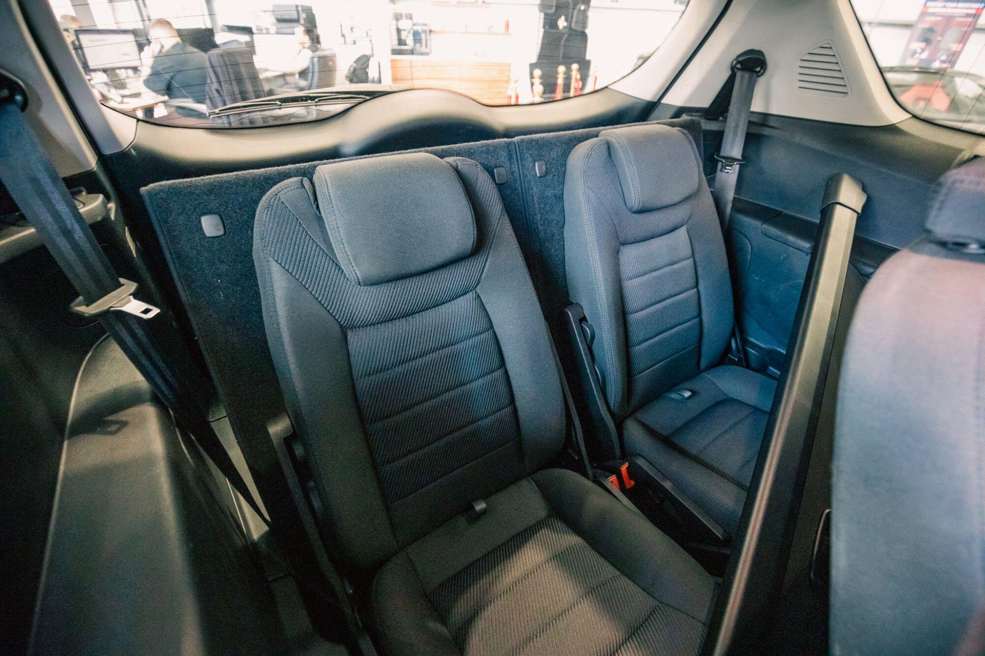 Ford S-Max view 11