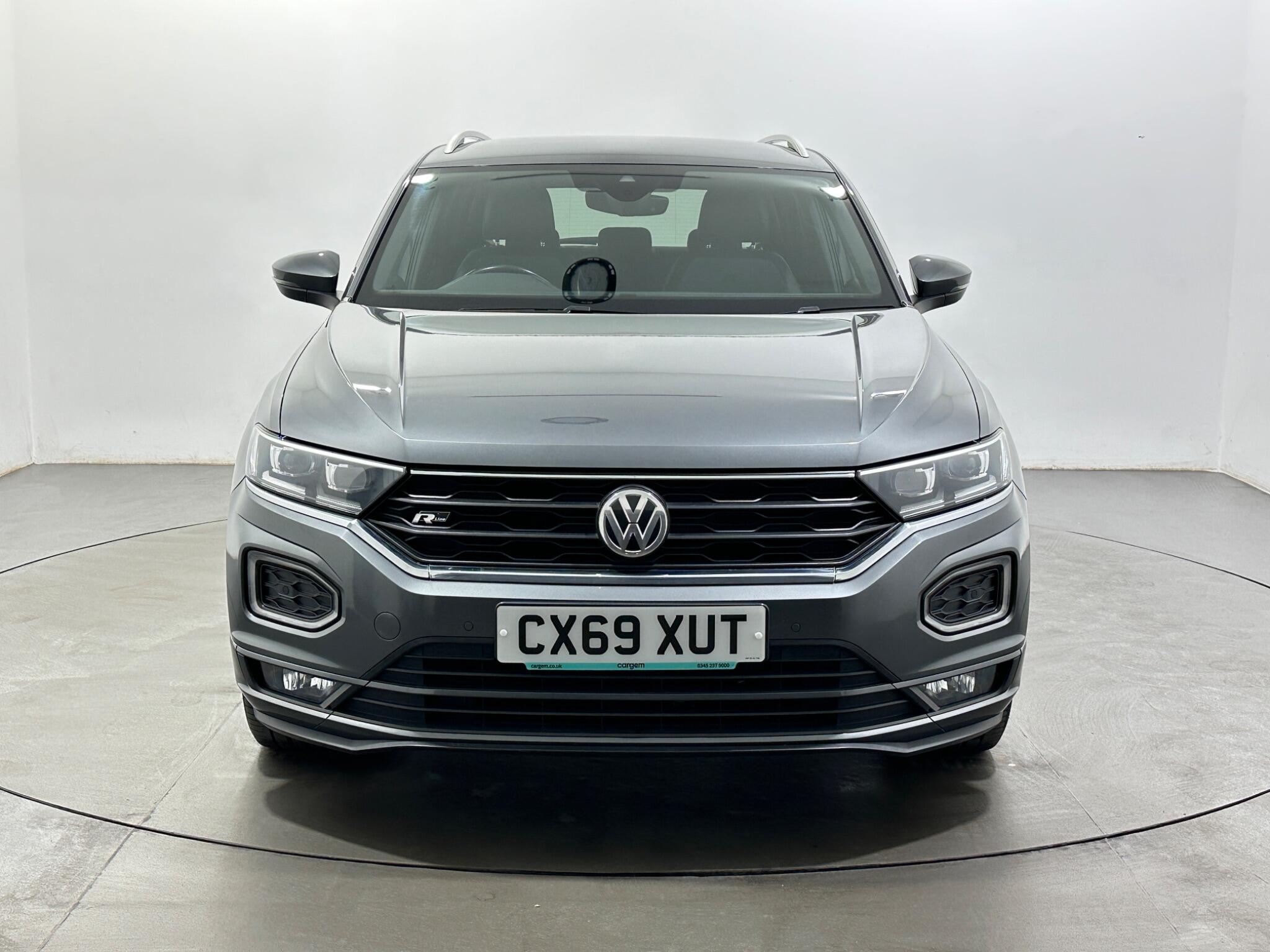 Volkswagen T-Roc view 3