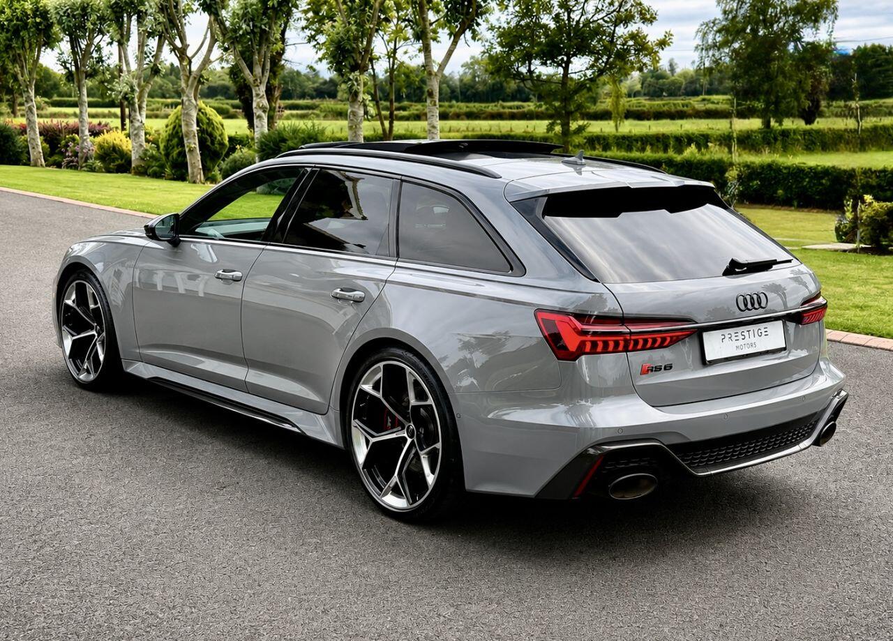 Audi RS6 view 6
