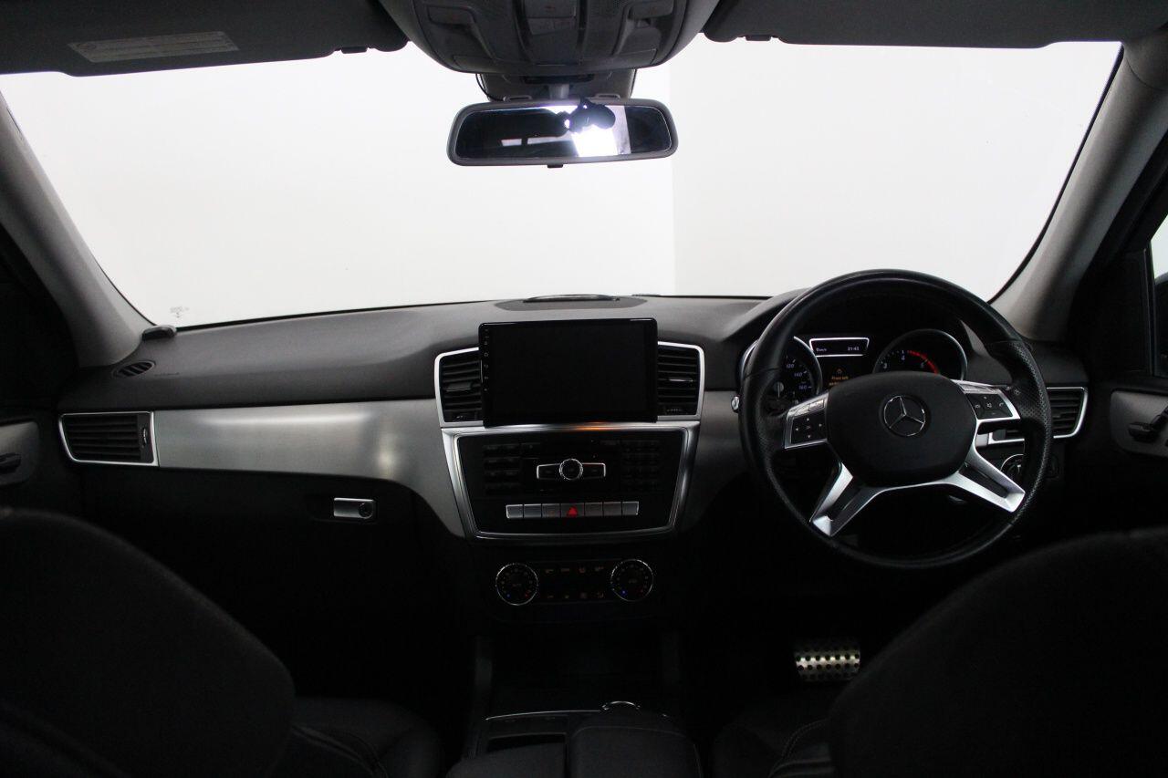 Mercedes-Benz M-Class view 30
