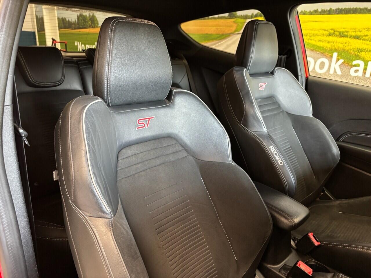 Ford Fiesta view 13