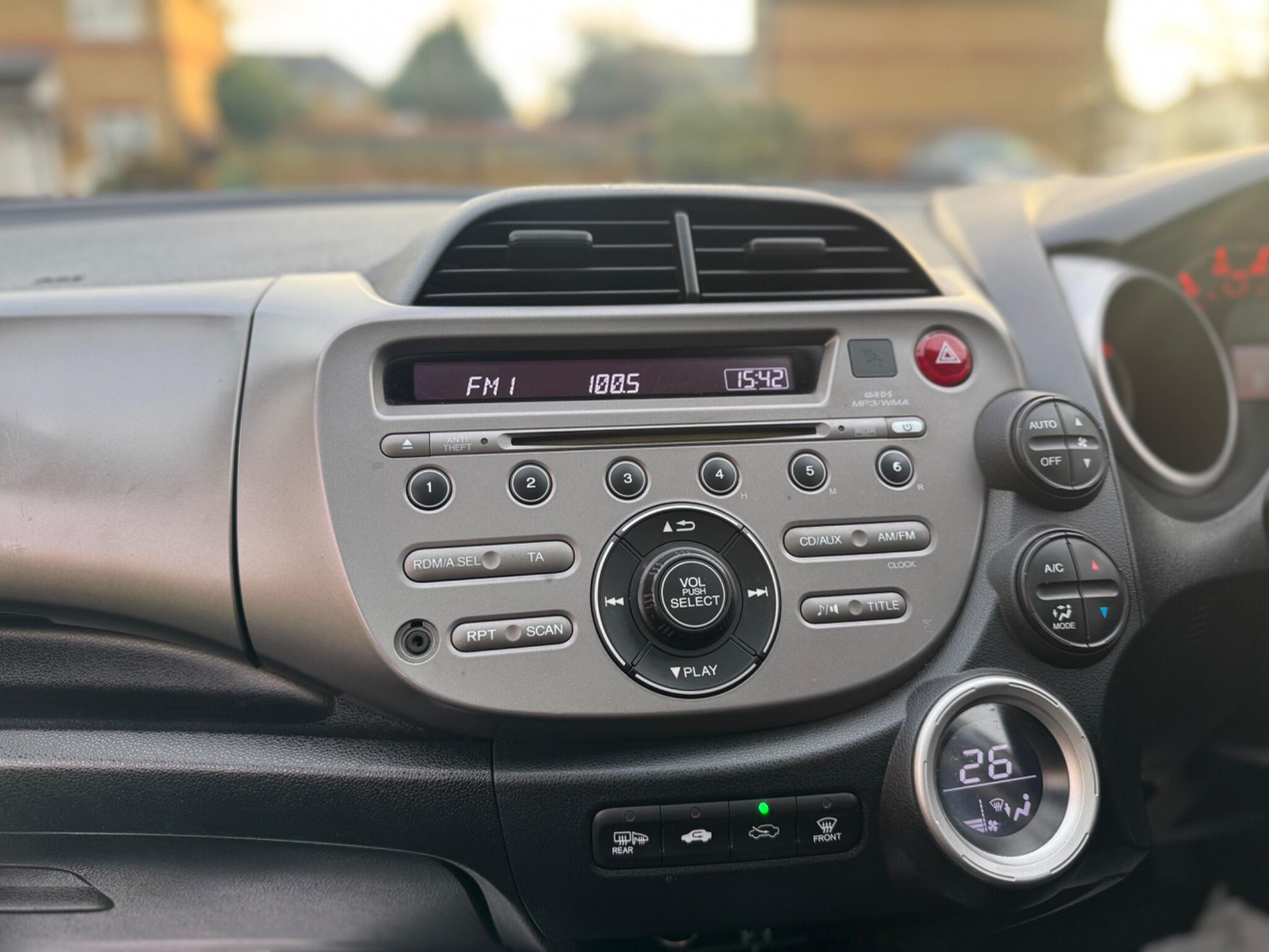 2010 Honda Jazz image 26
