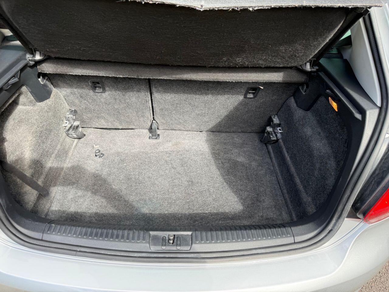 Volkswagen Polo view 18