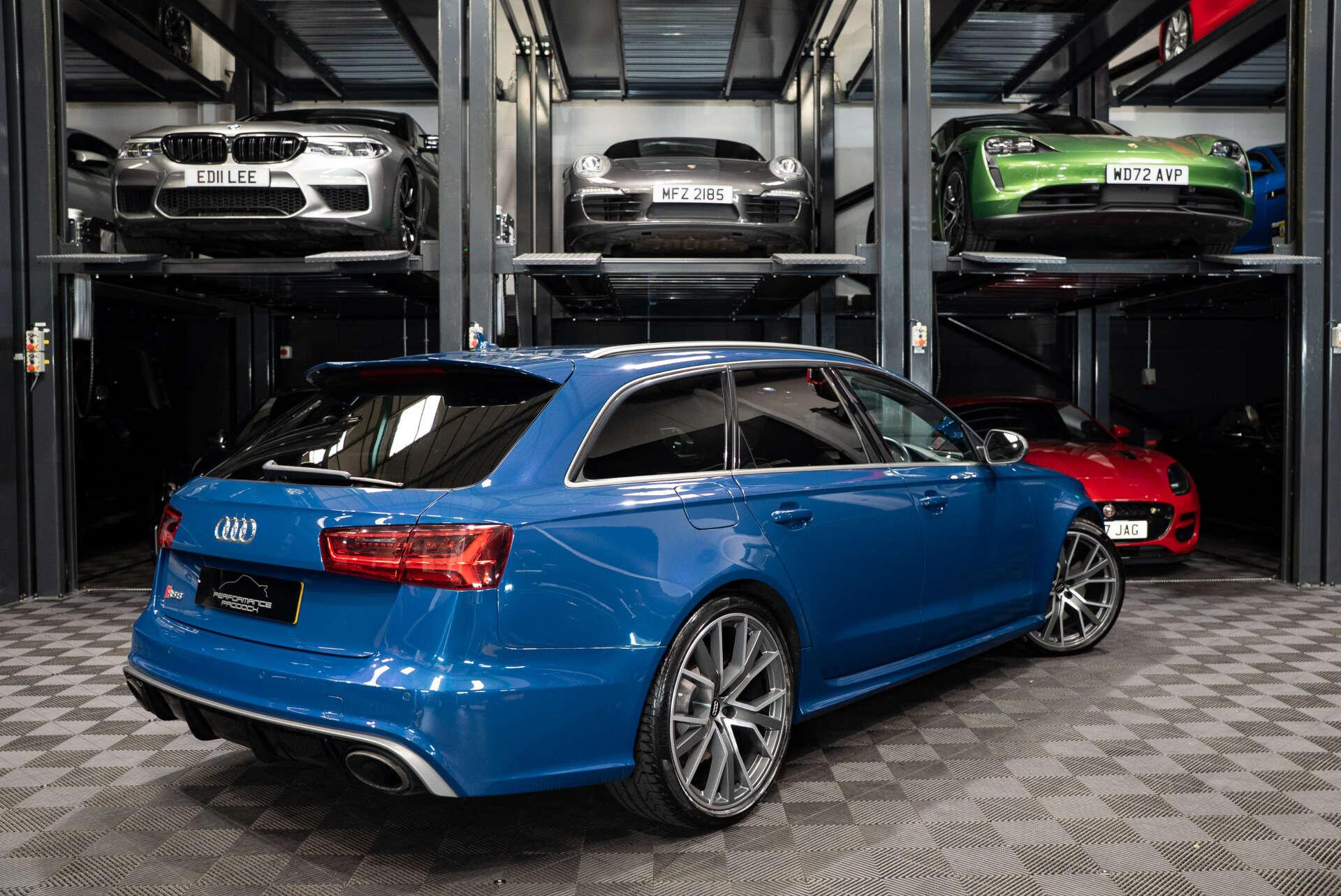 Audi RS6 Avant view 10