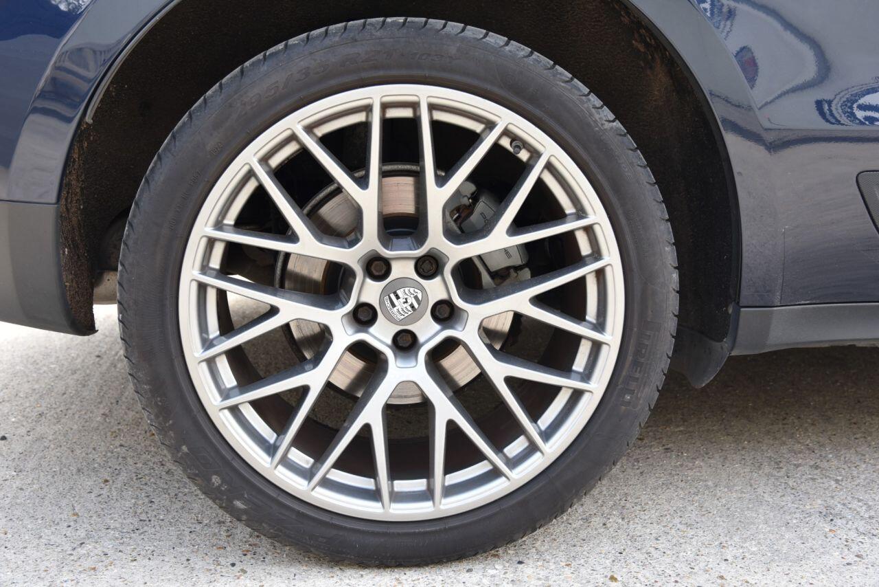 Porsche Macan view 59