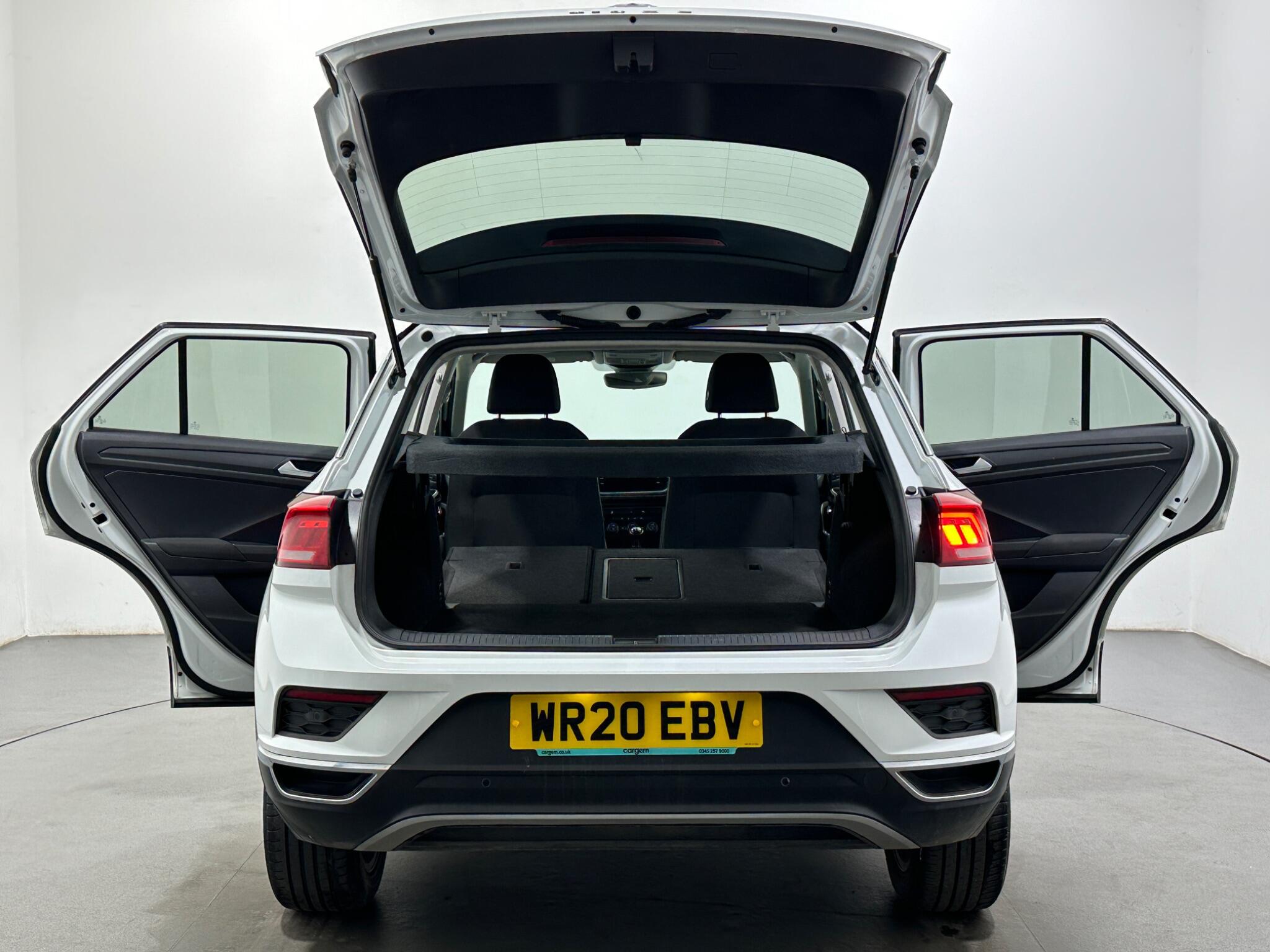 Volkswagen T-Roc view 43