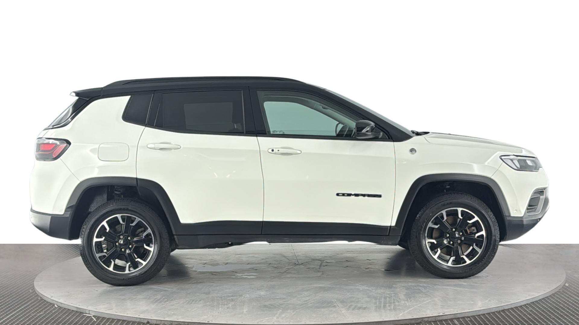 Jeep Compass view 3