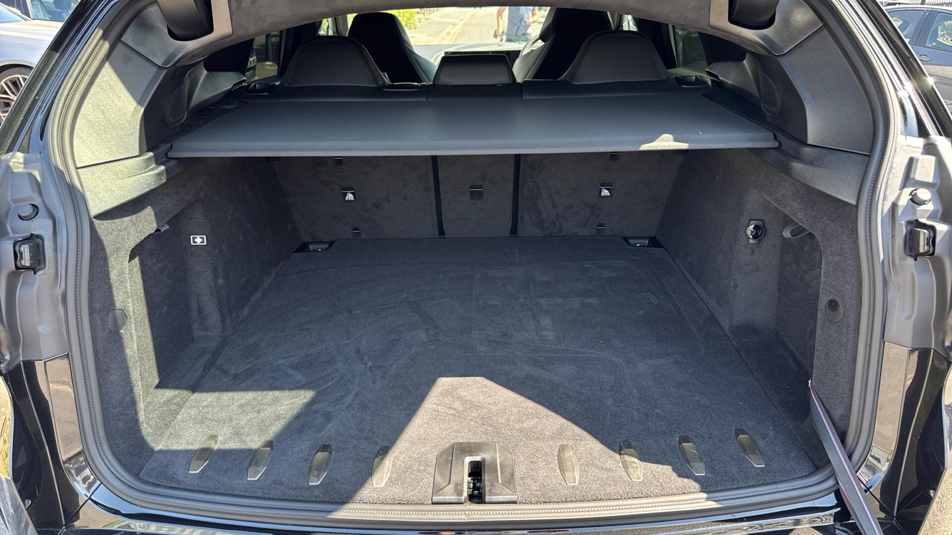 BMW XM view 46