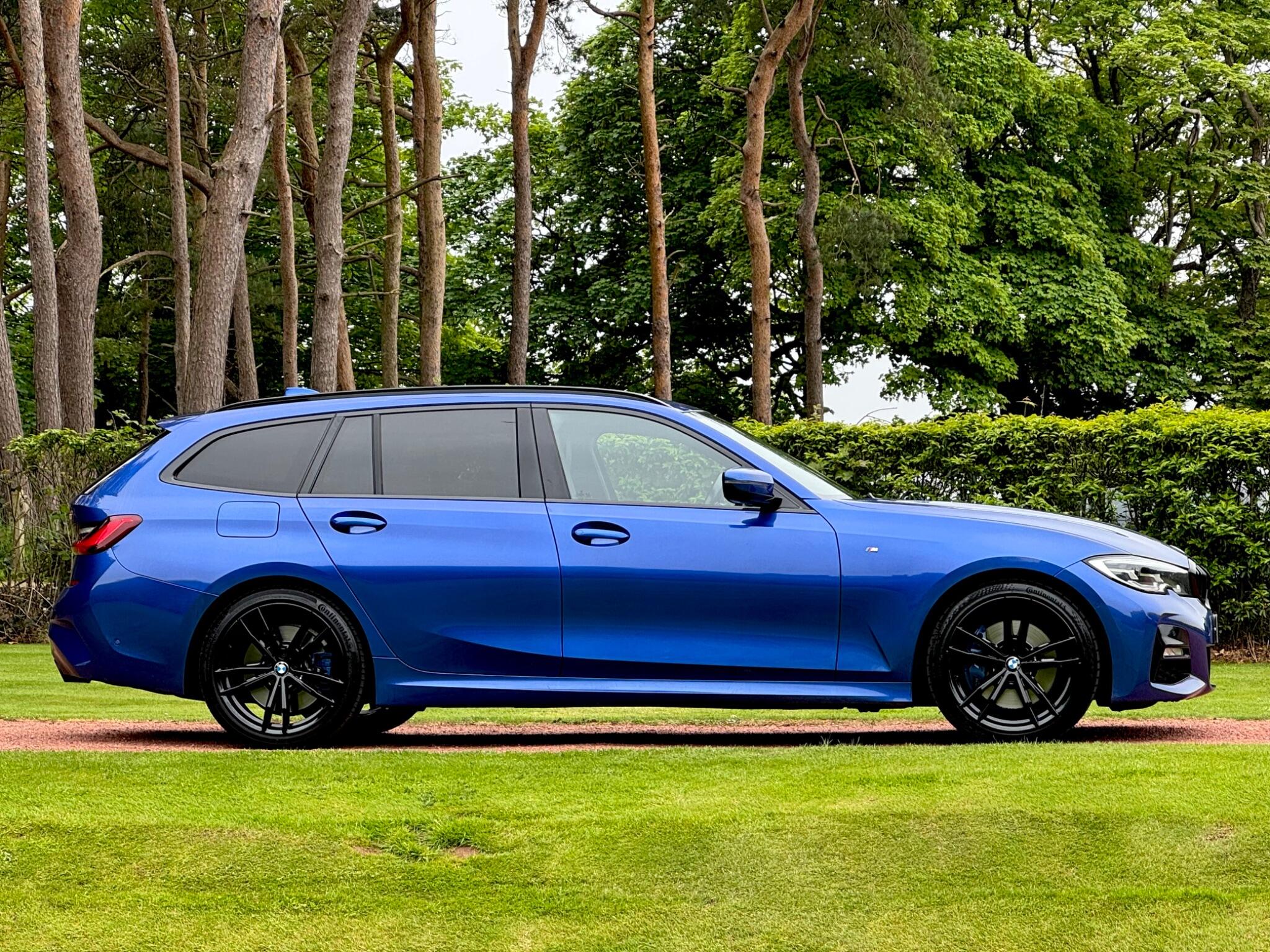 BMW 3 Series view 12