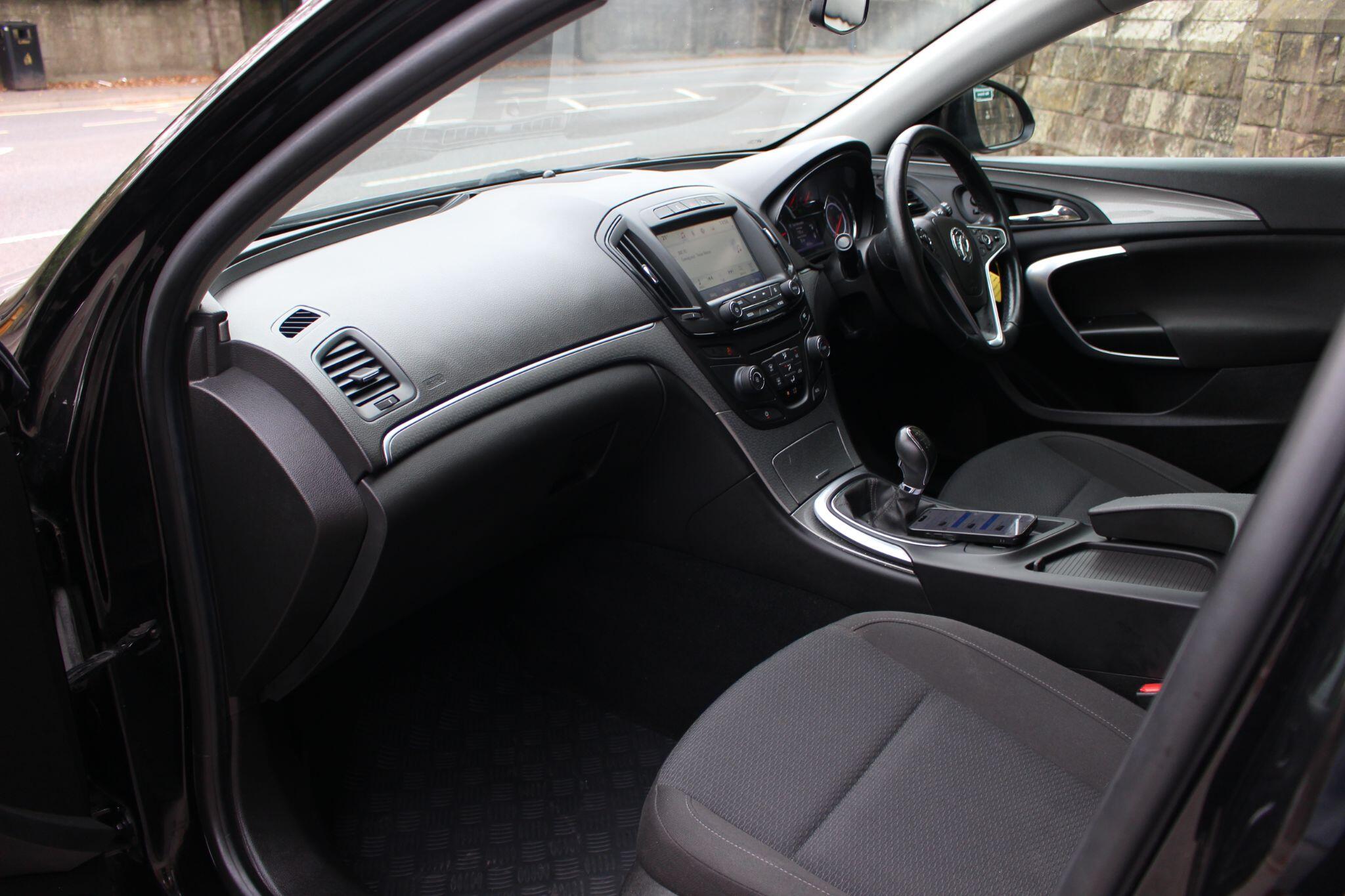 Vauxhall Insignia view 16