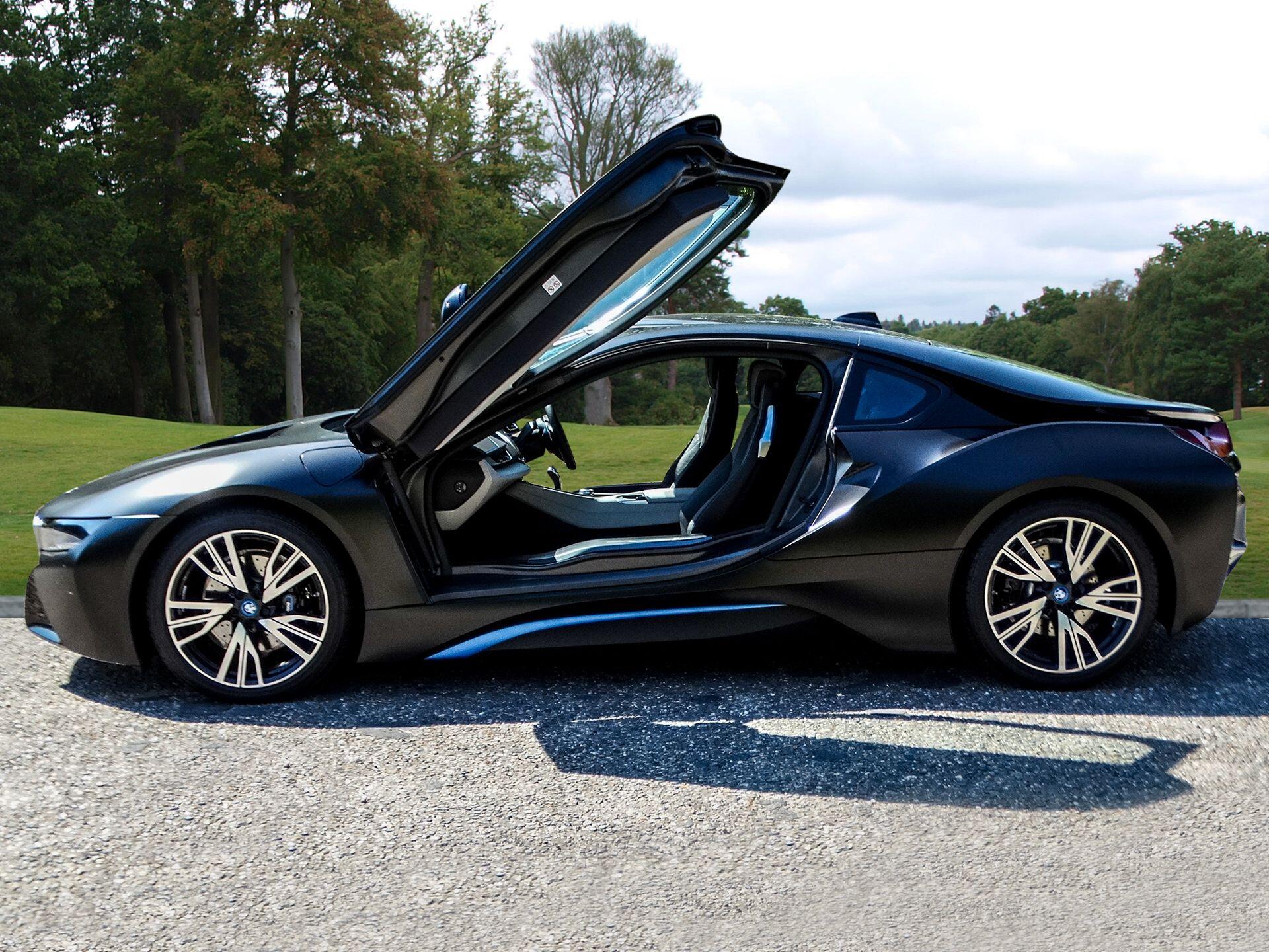 BMW I8 view 3