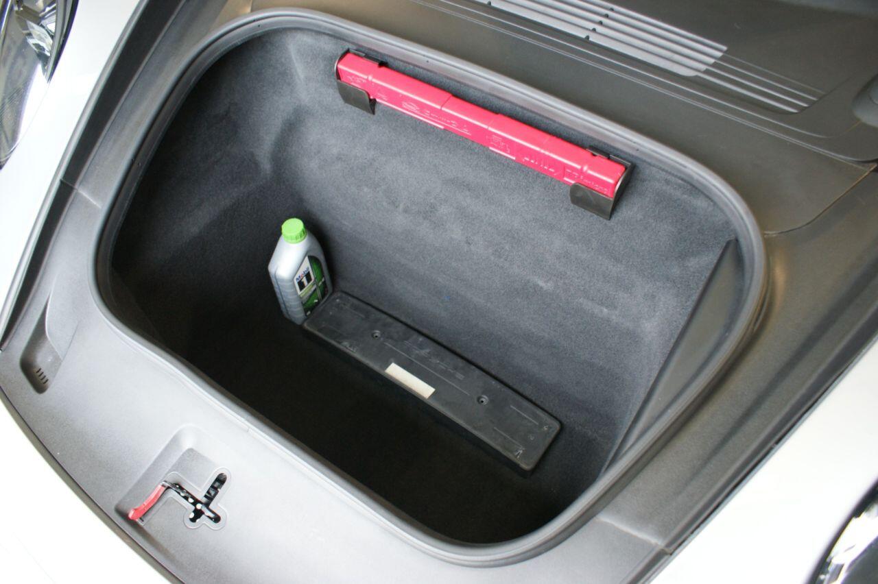 Porsche 911 view 42