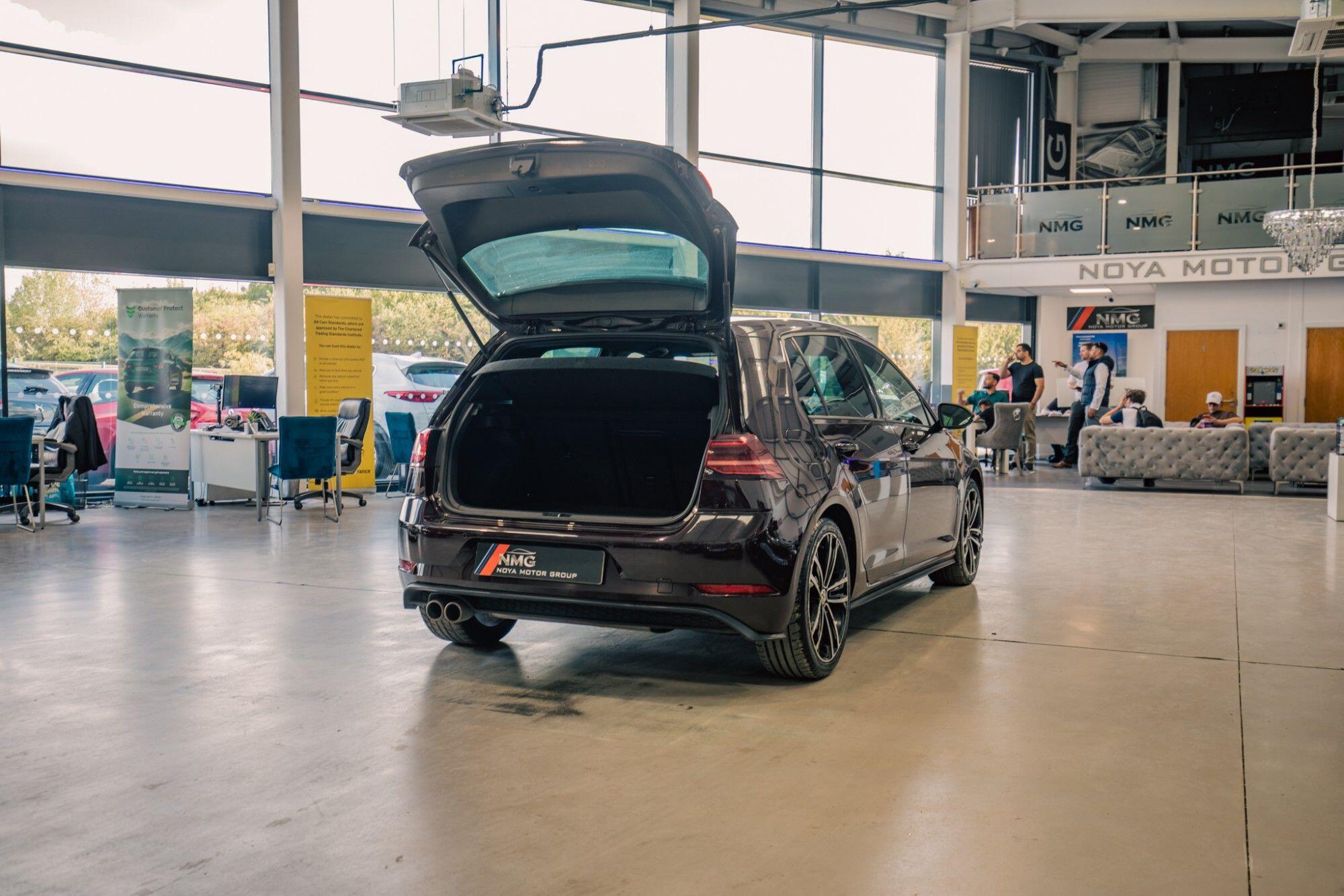Volkswagen Golf view 30