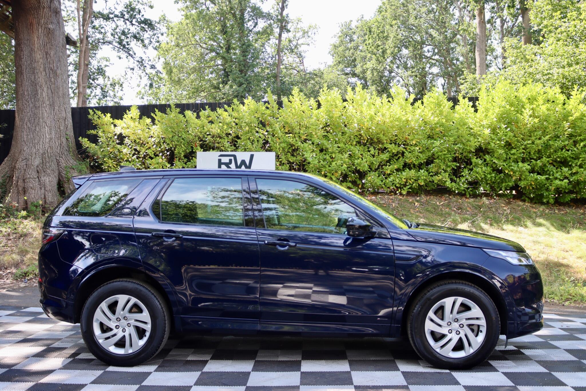 Land Rover Discovery Sport view 2