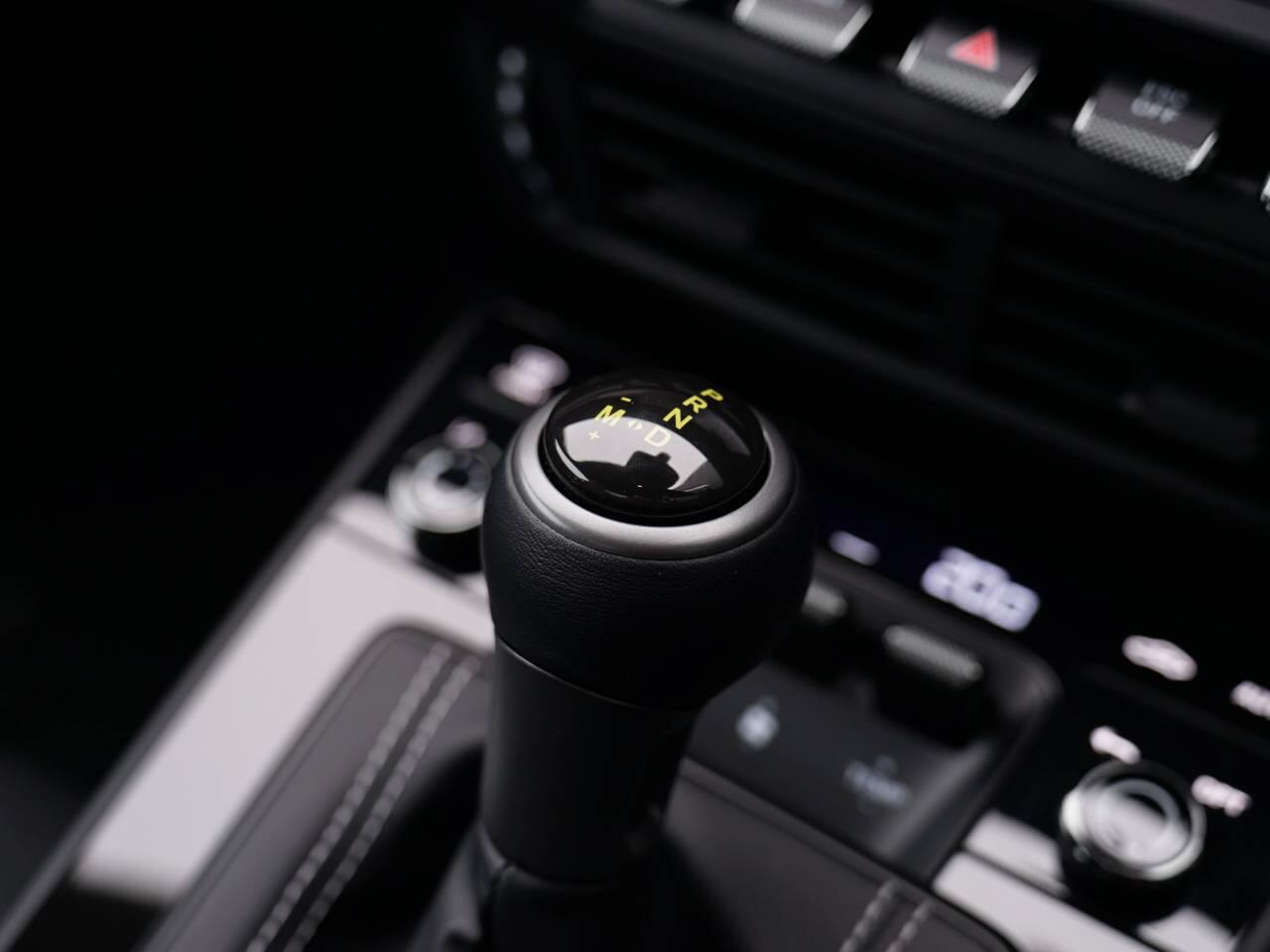 Porsche 911 view 40