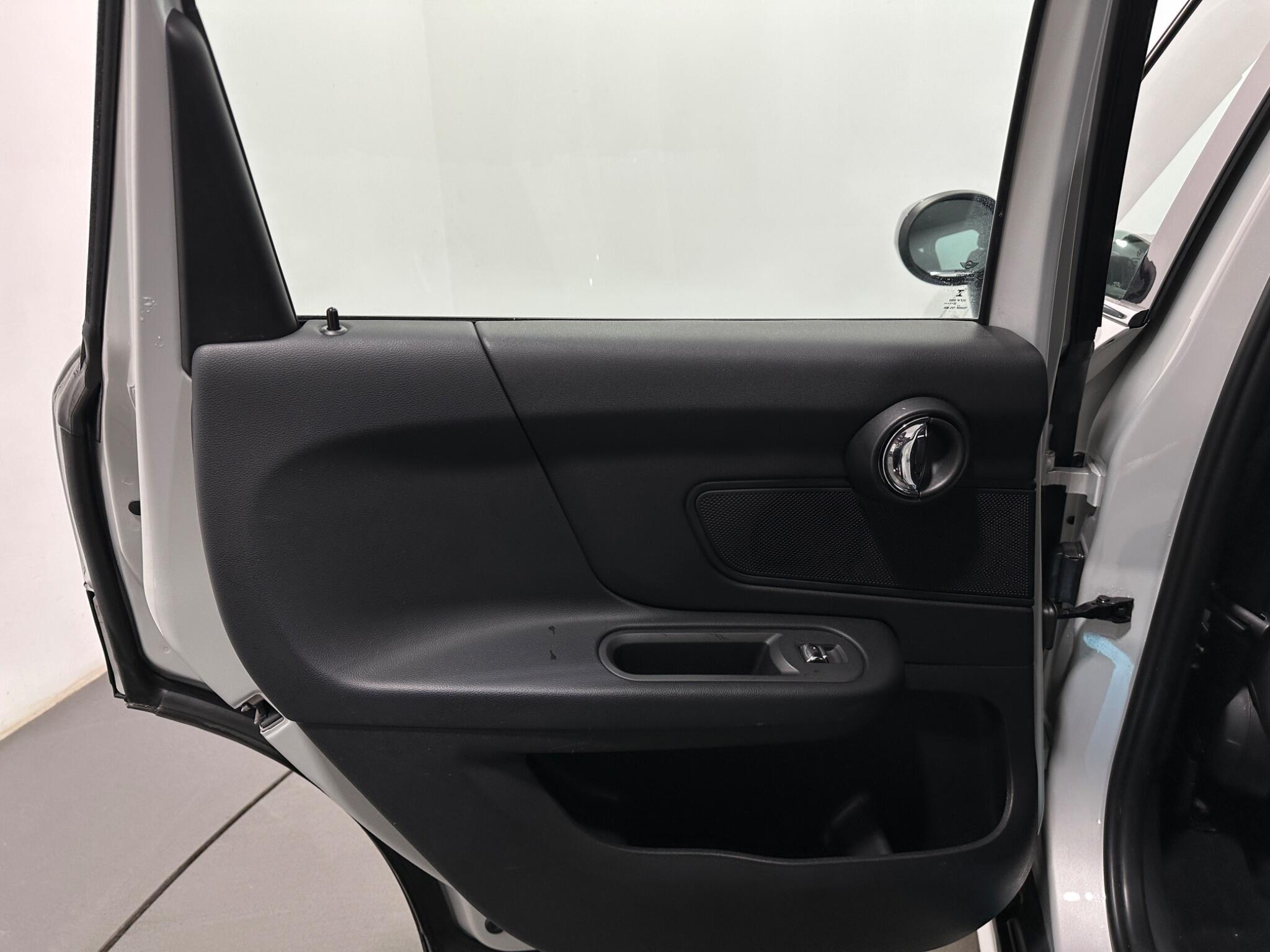 Mini Countryman view 41