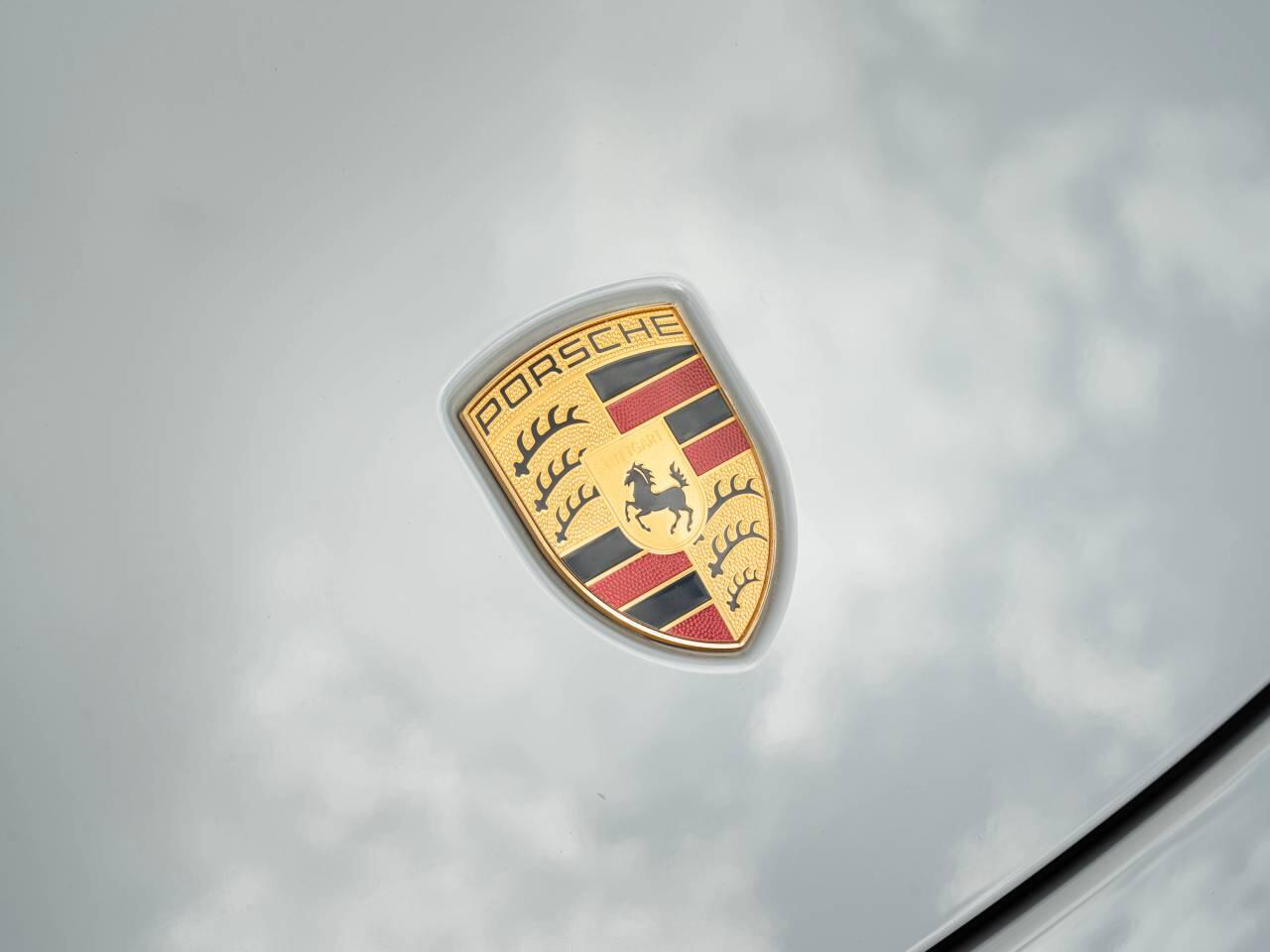 Porsche Cayman view 43