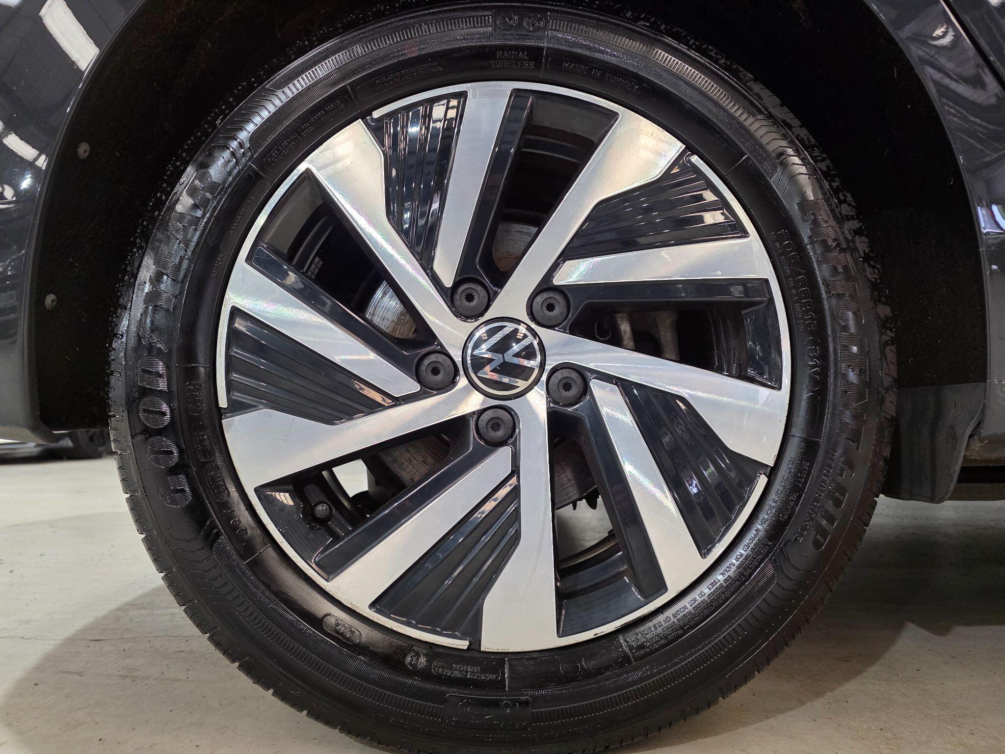 Volkswagen Golf view 29