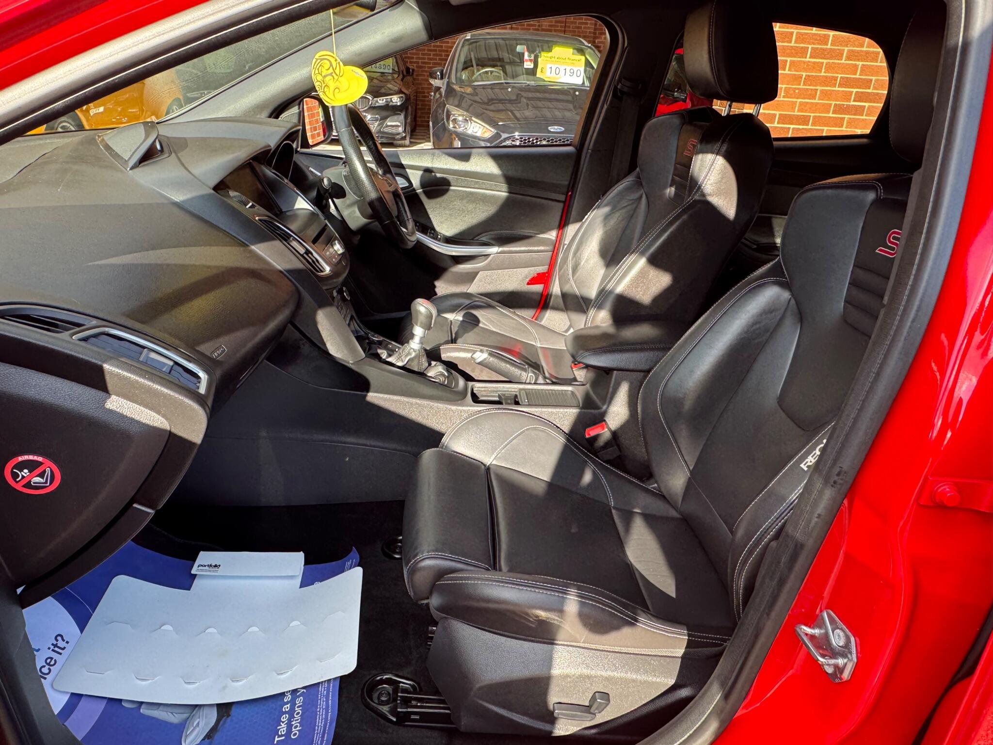 Ford Focus view 7