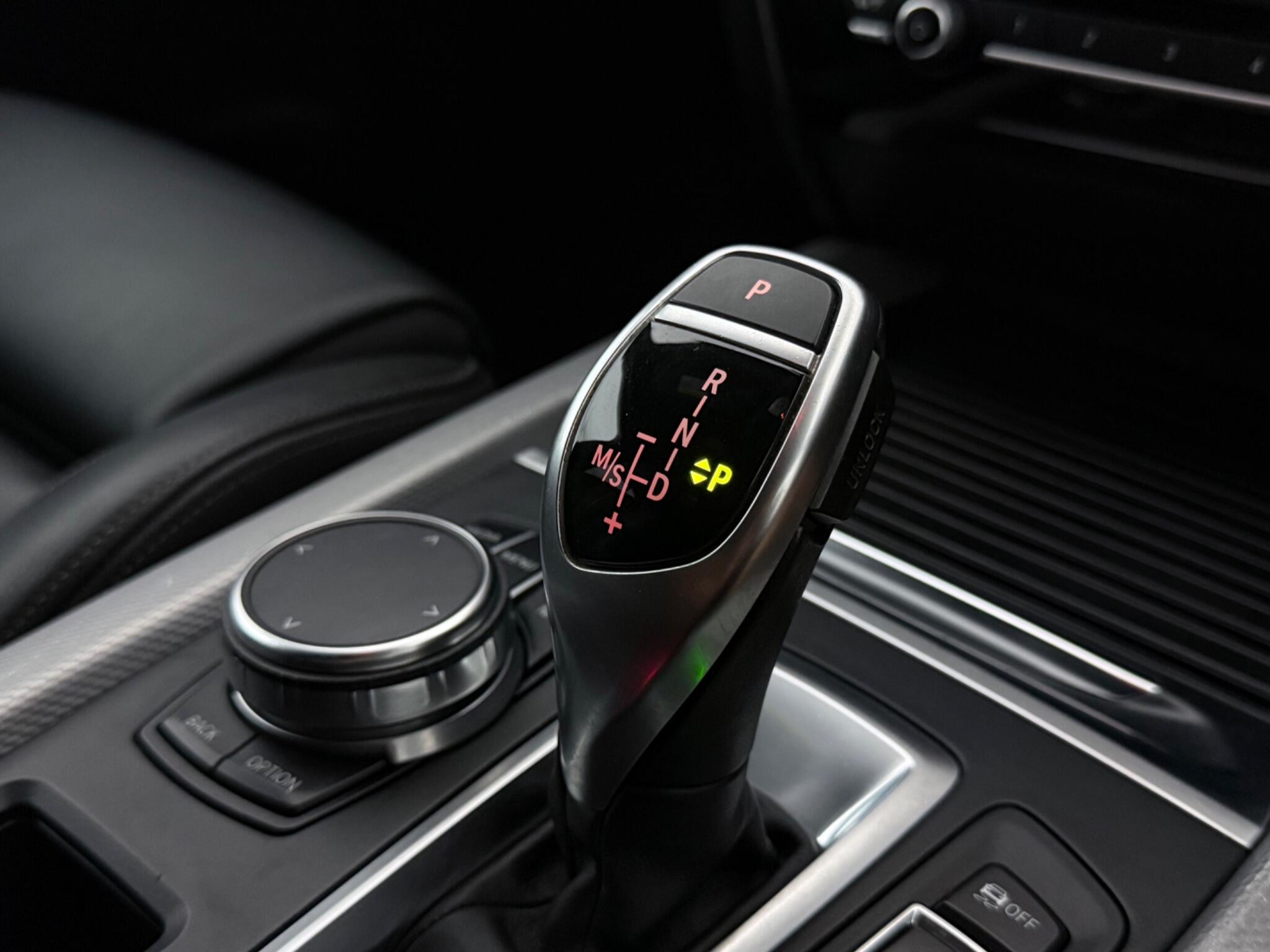 BMW X5 view 24