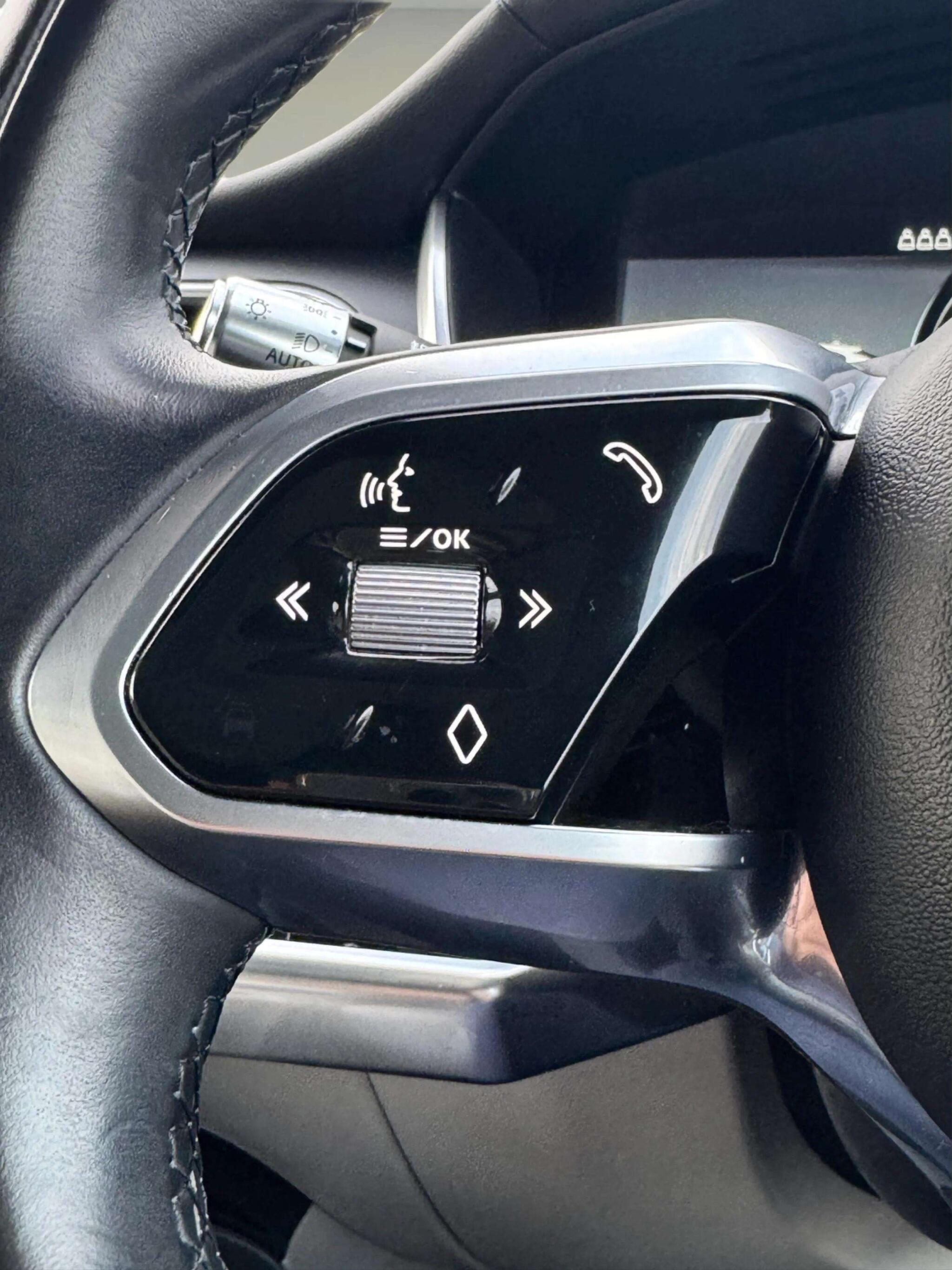 Jaguar I-Pace view 50