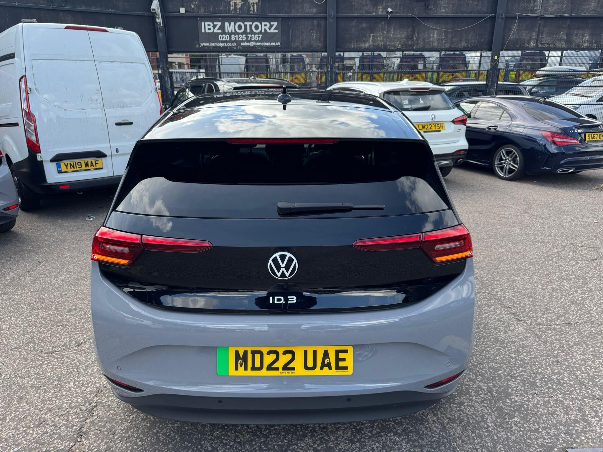 Volkswagen Id.3 view 8