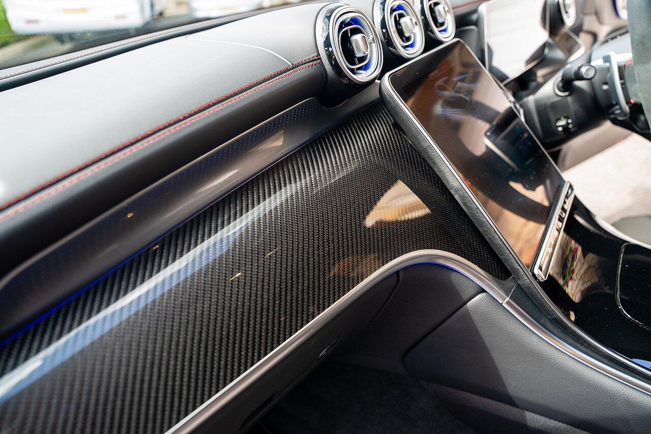 Mercedes-Benz GLC view 65