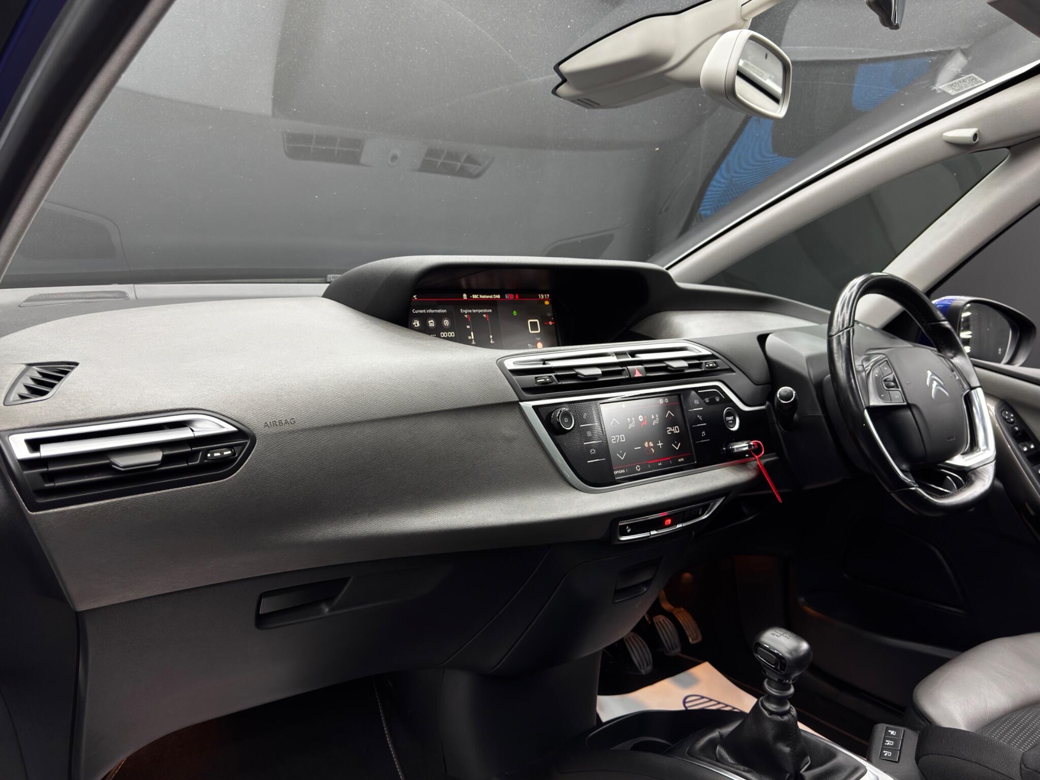 Citroen Grand C4 Spacetourer view 11