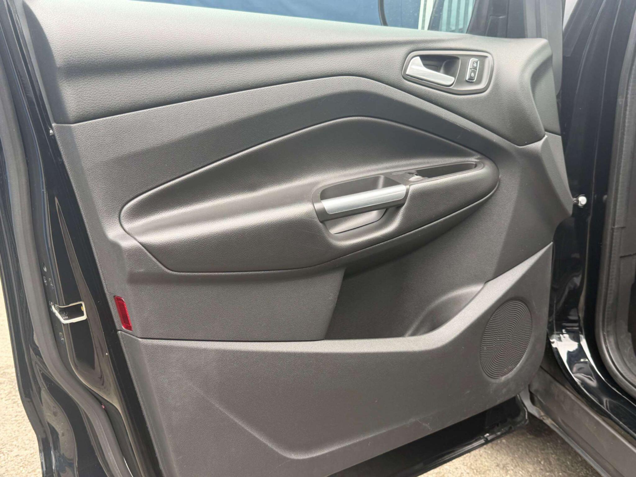 Ford Kuga view 17