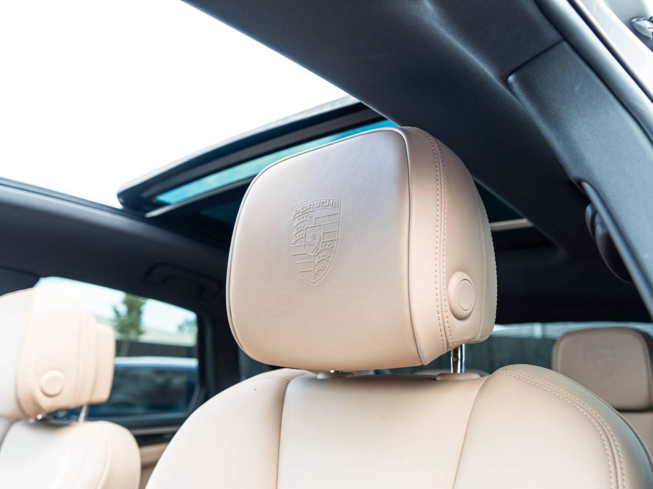Porsche Macan view 42