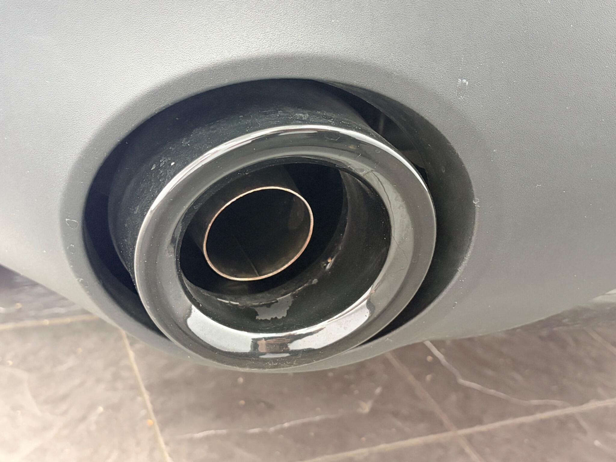 Alfa Romeo Stelvio view 37