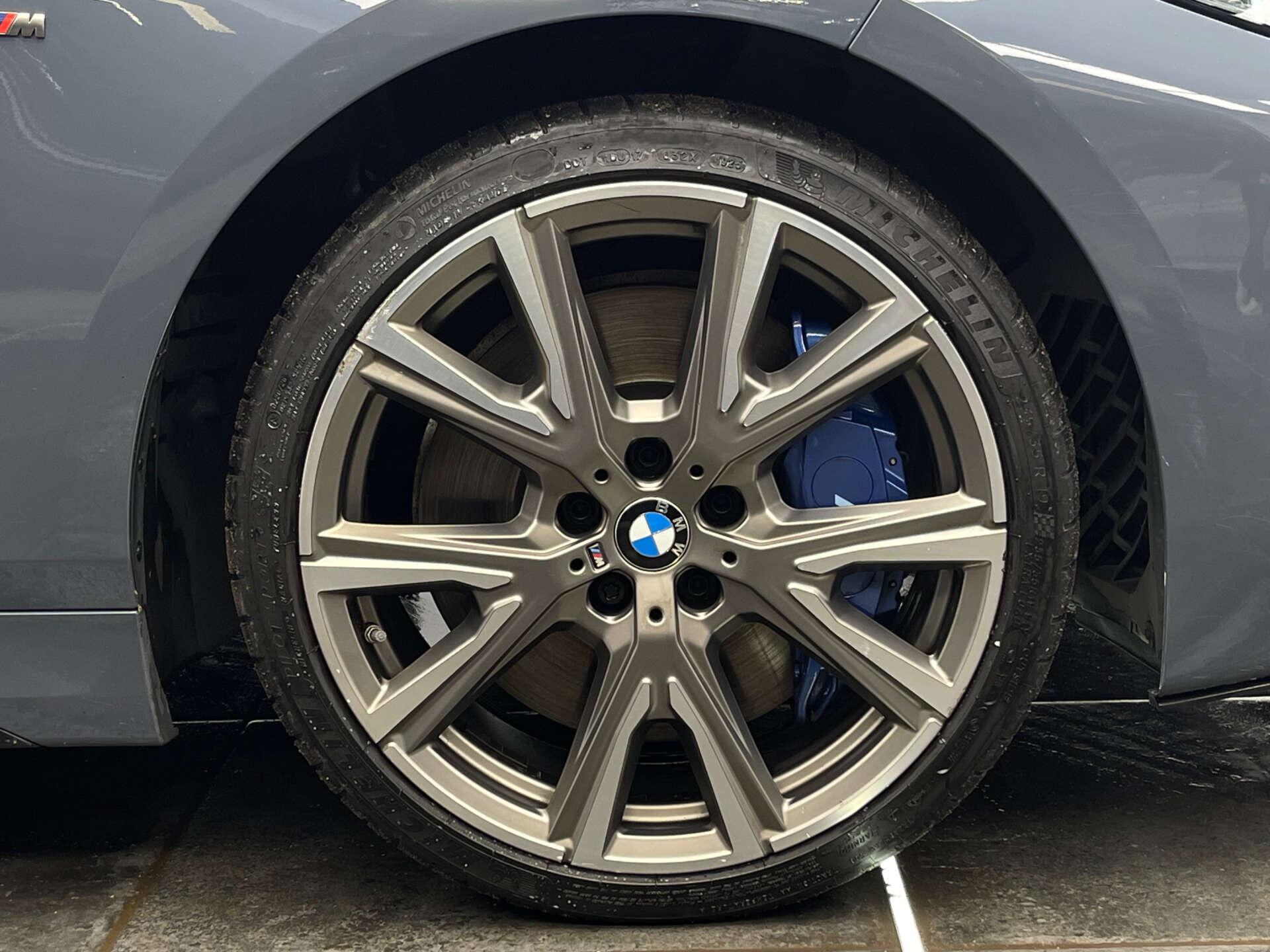 BMW 1 Series view 32