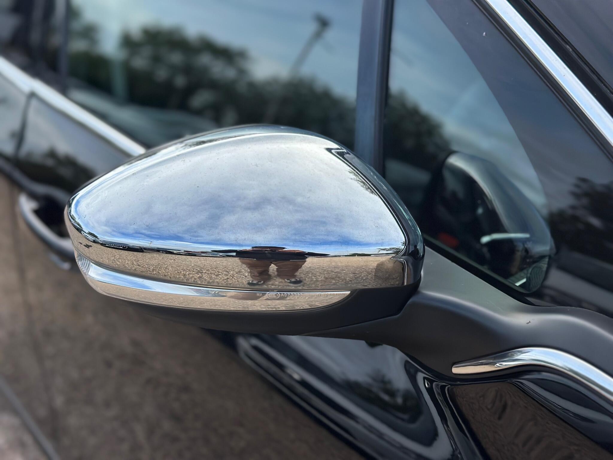 Peugeot 208 view 23