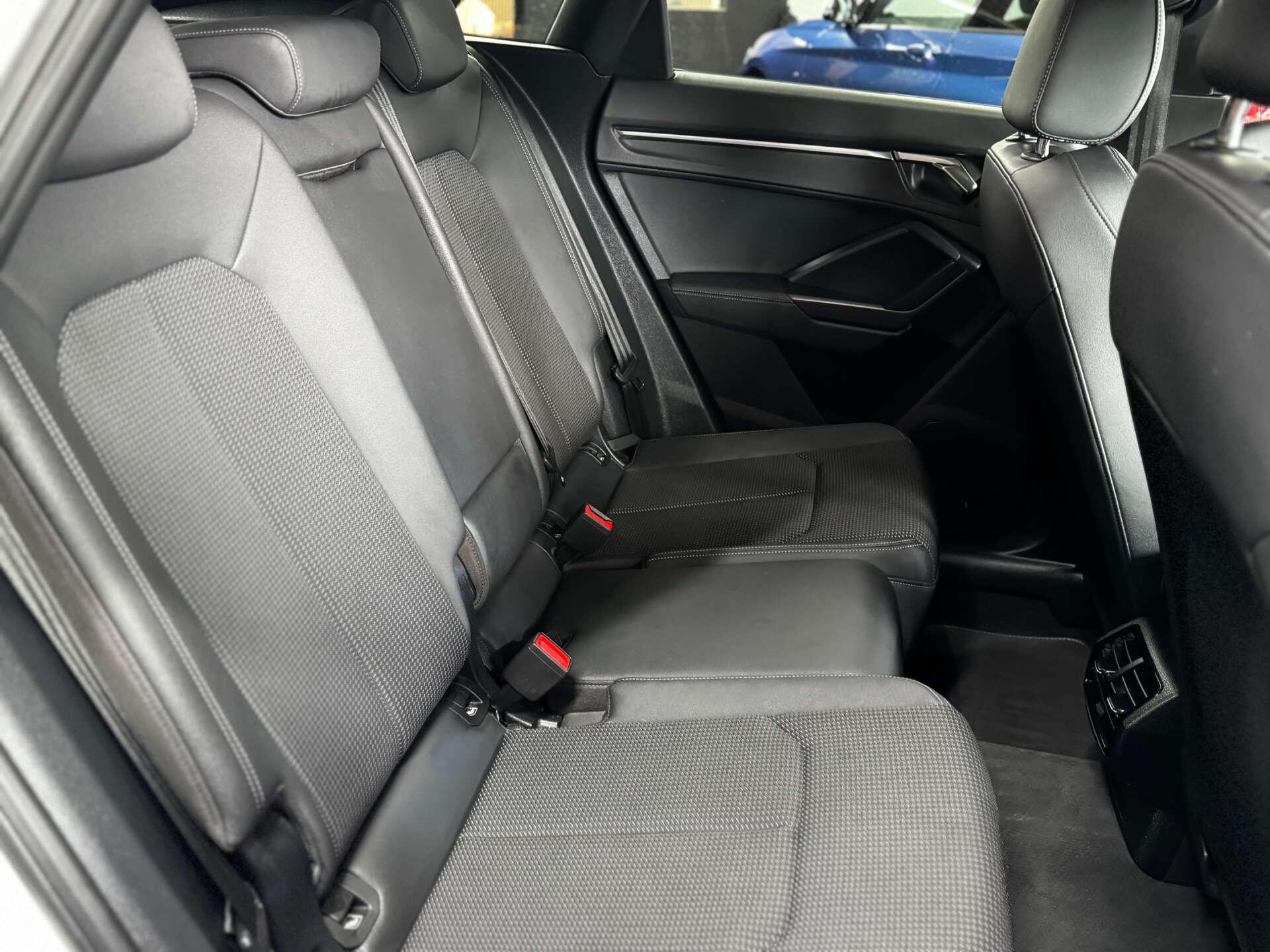 Audi Q3 view 55