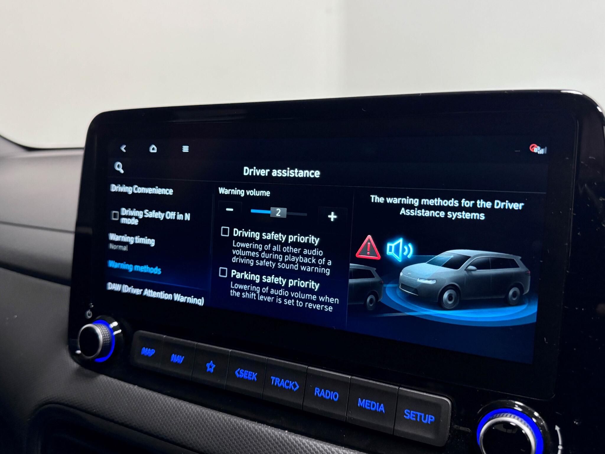 Hyundai Kona view 60