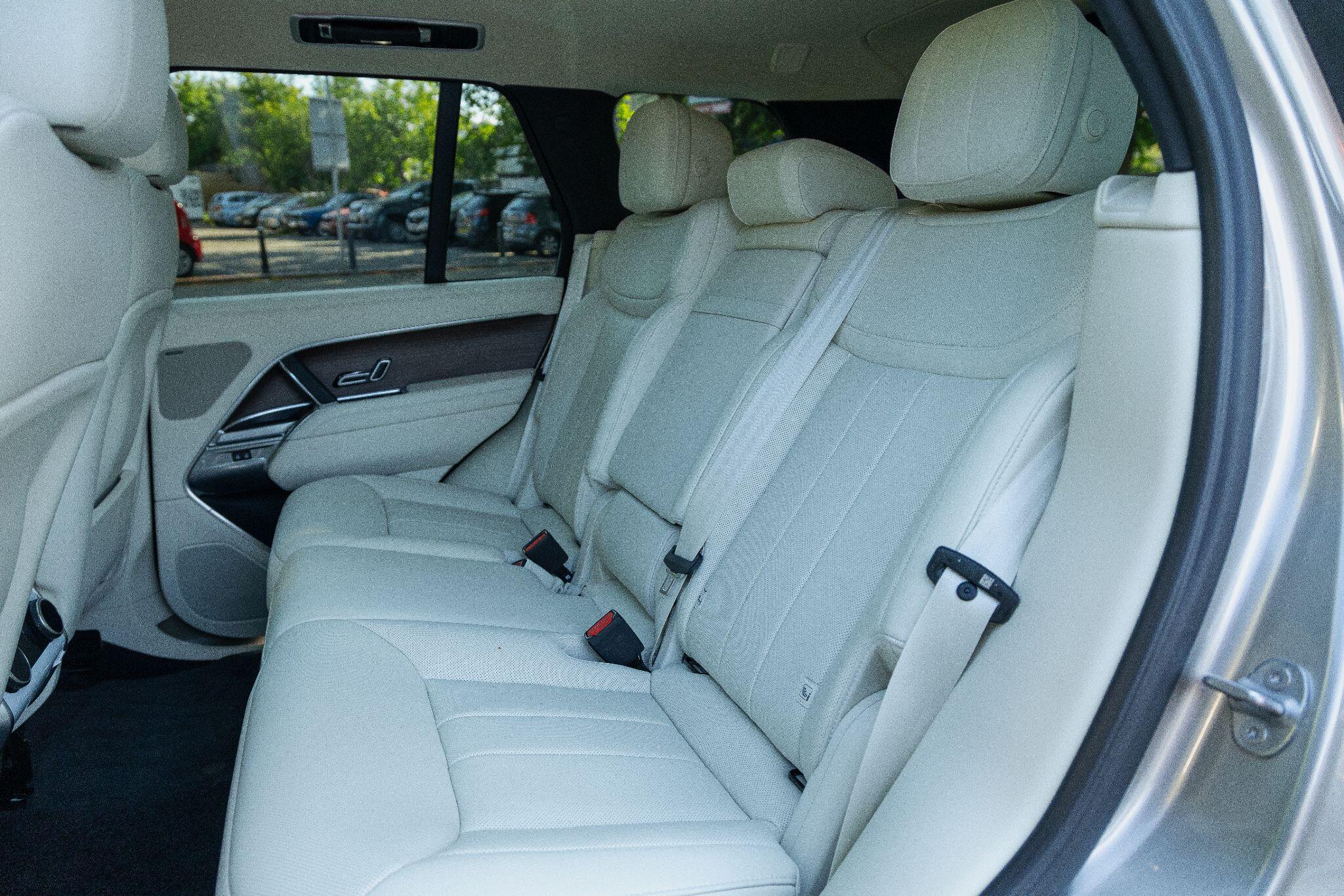 Land Rover Range Rover view 23