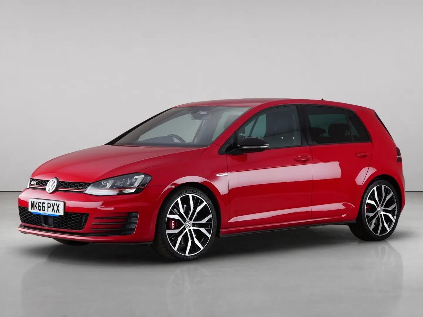 Volkswagen Golf view 2