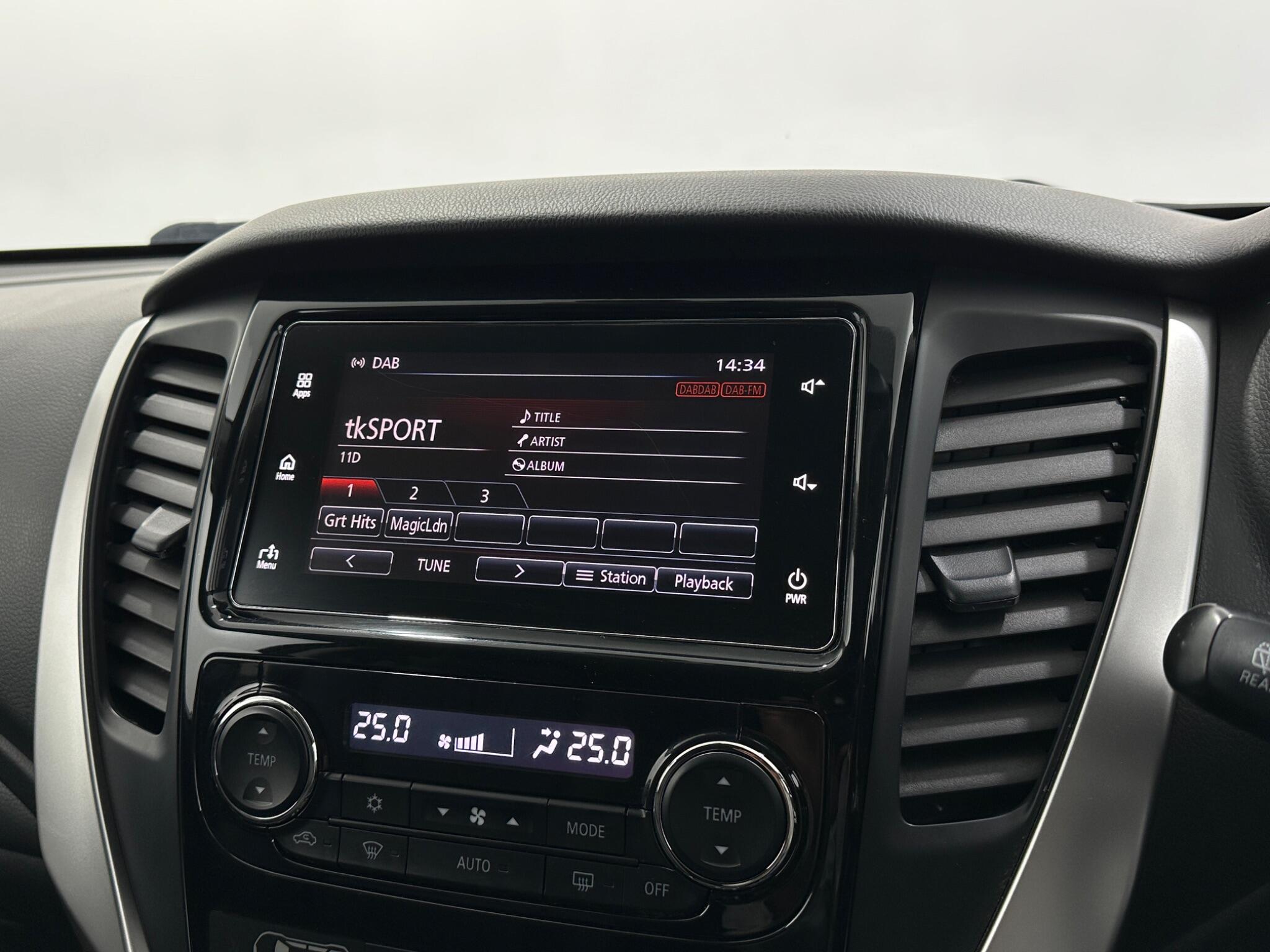 Mitsubishi Shogun Sport view 25