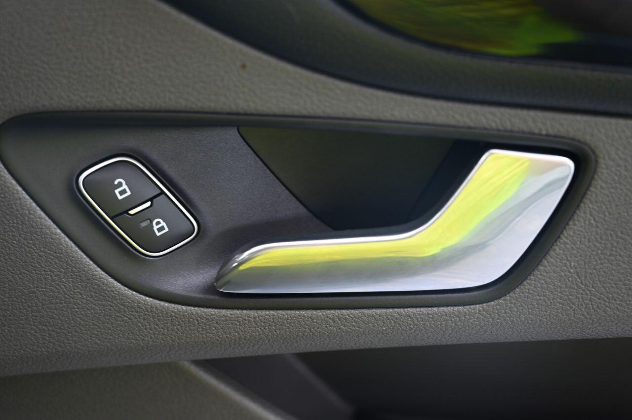 Ford Tourneo Custom view 30