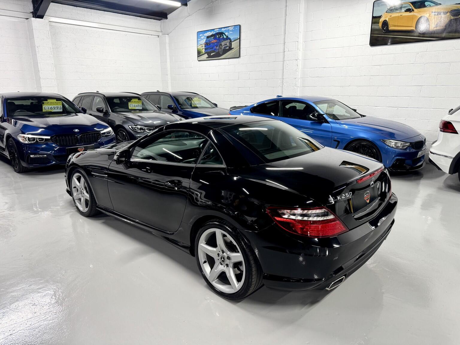 Mercedes-Benz SLK view 3