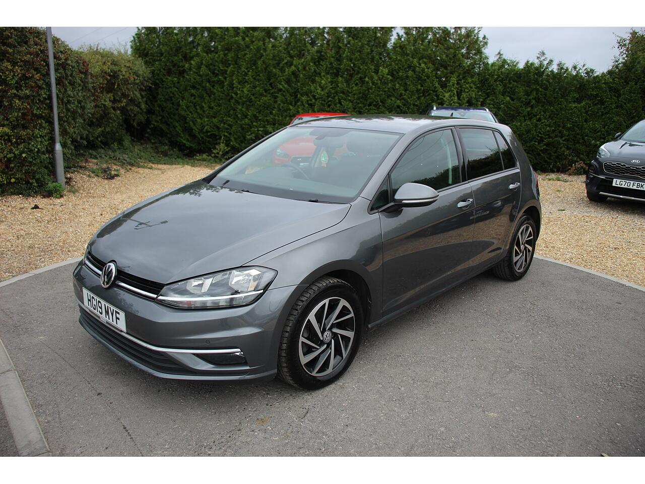 Volkswagen Golf view 4