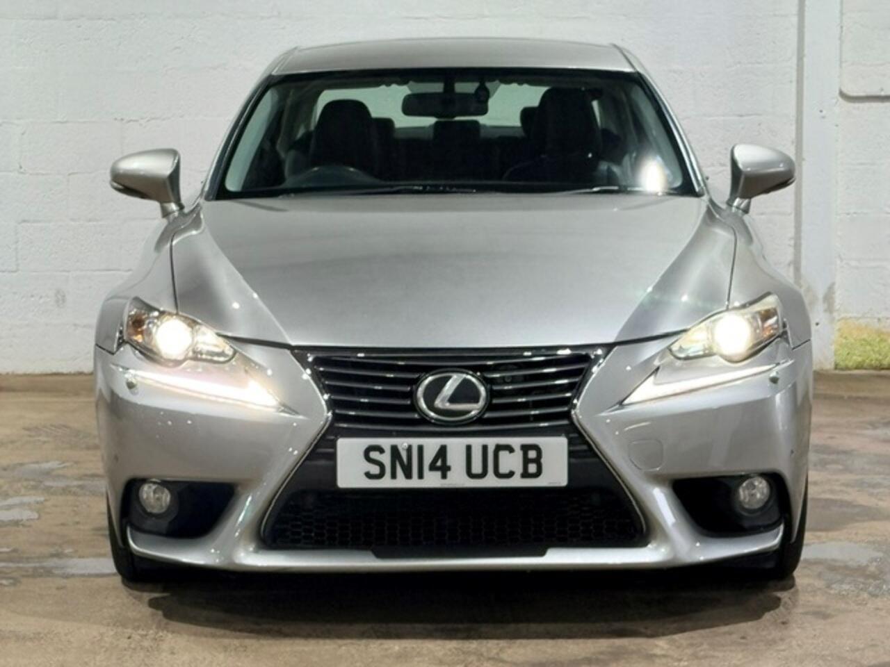 Lexus IS view 39